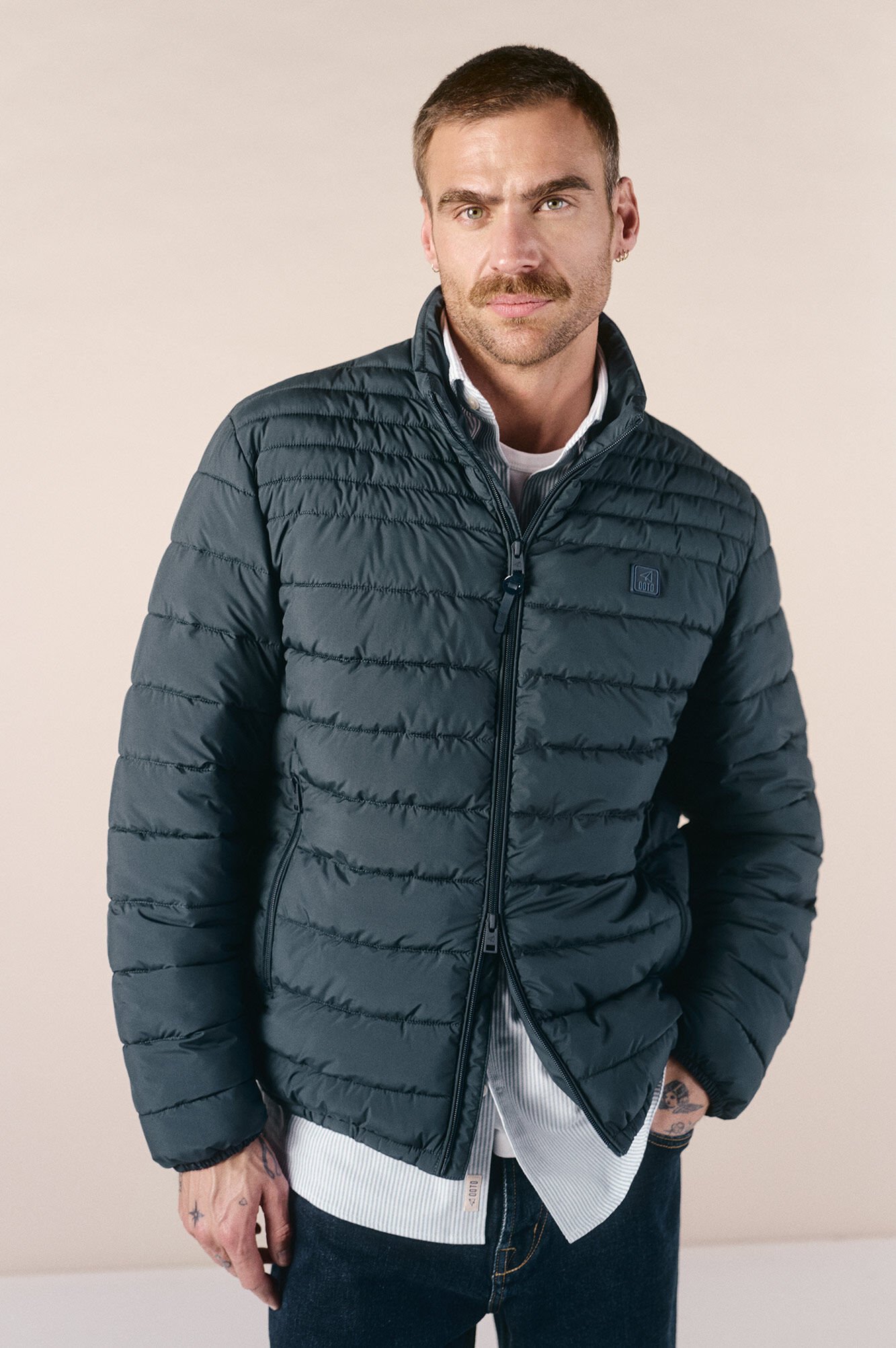 OOTO Blus&atilde;o acolchoado ultraleve Azul