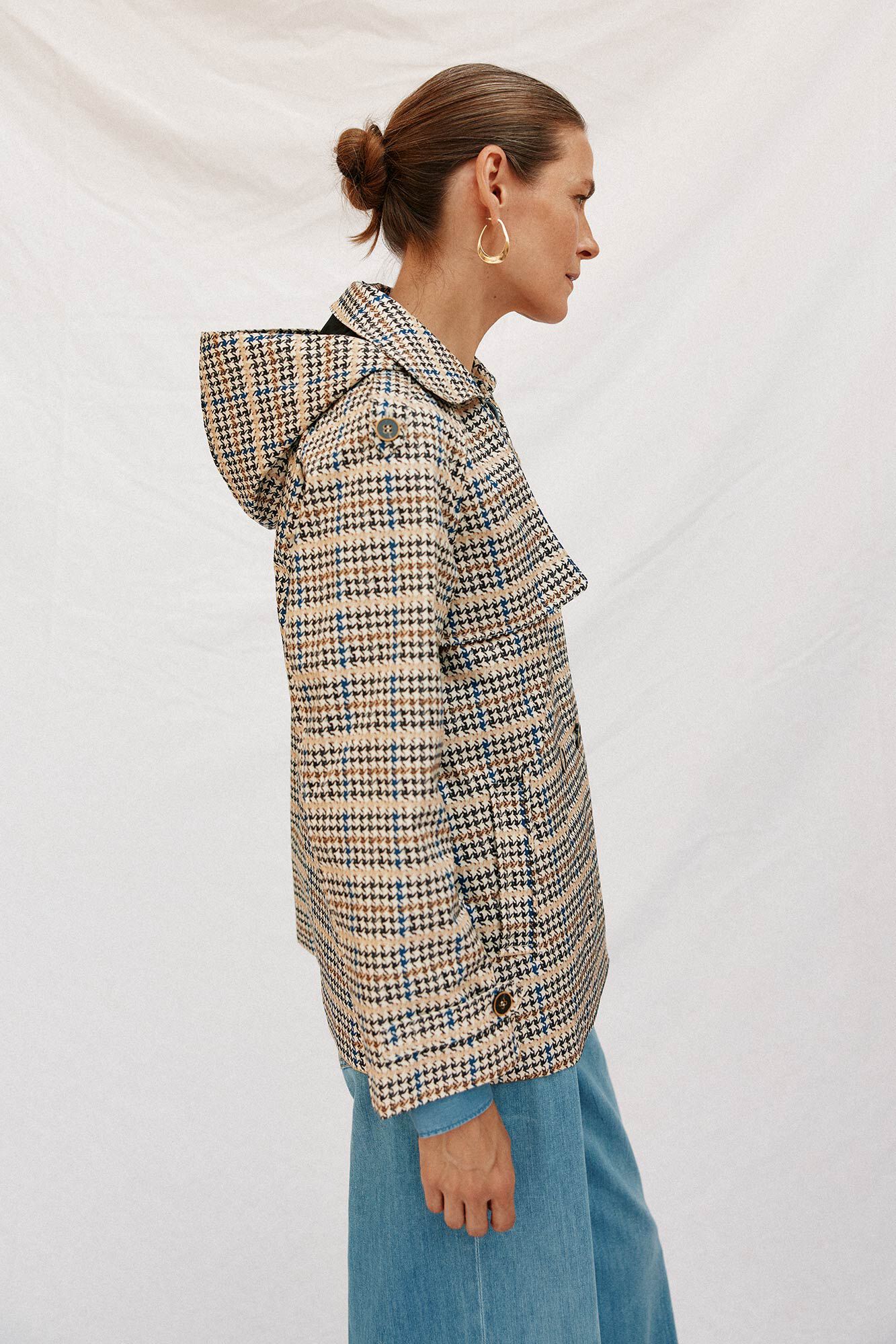 Cortefiel Gabardina curta com v&eacute;u