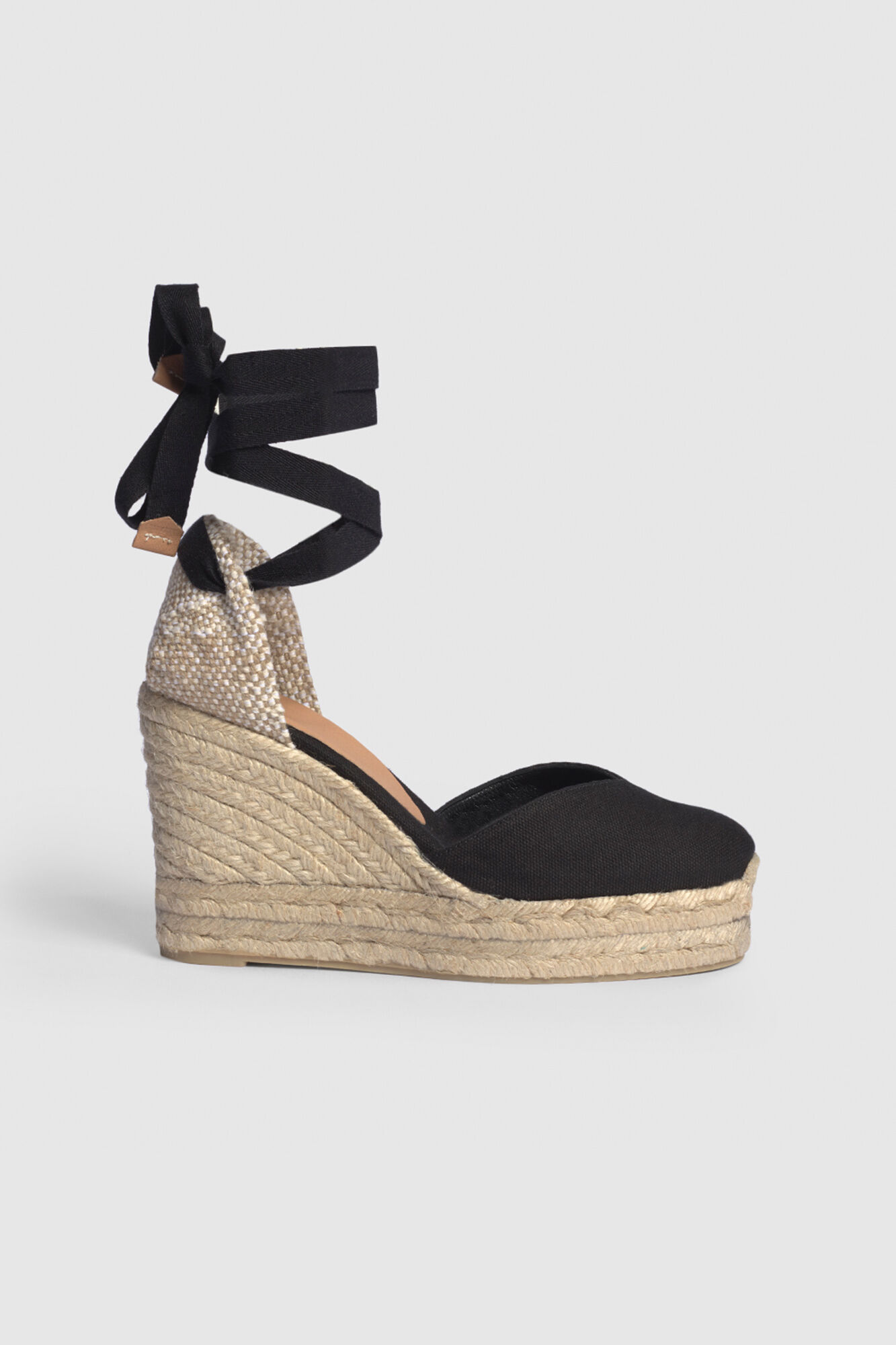 Casta&ntilde;er Alpercata Chiara com cunha elaborada em lona