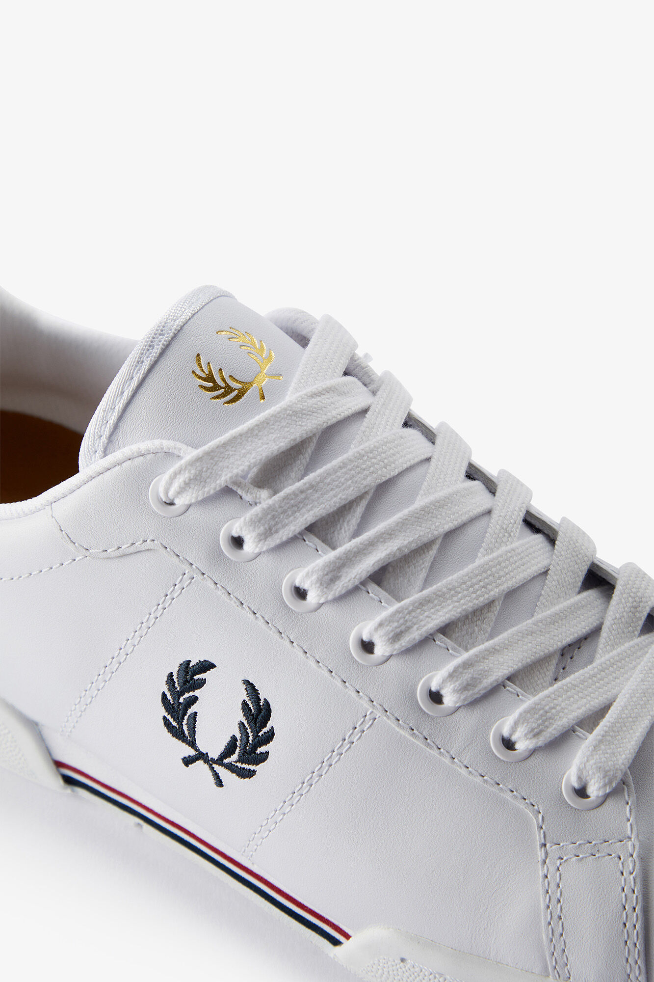 Fred Perry B722 leather trainer White