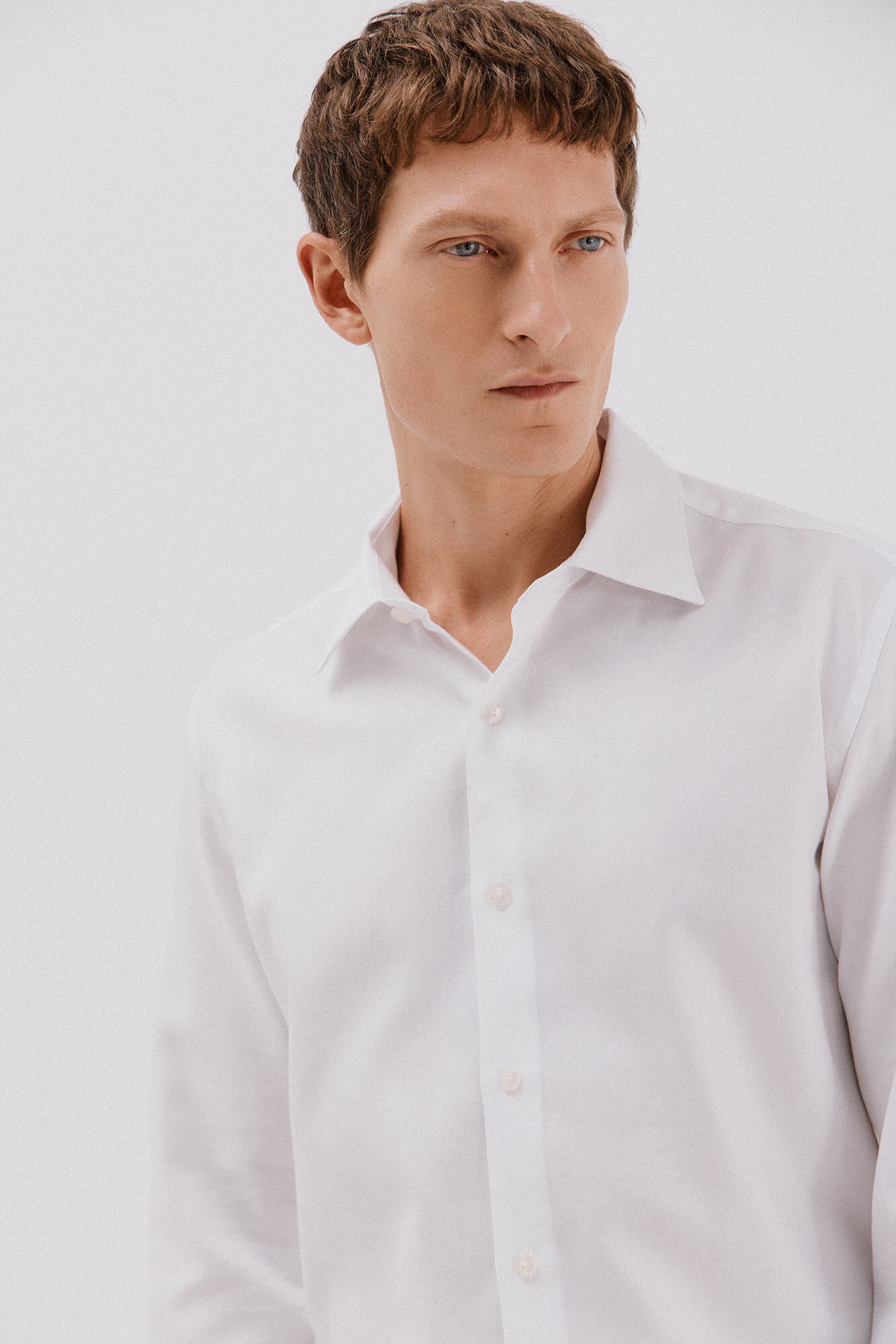 Cortefiel Camisa social de sarja f&aacute;cil de passar Branco