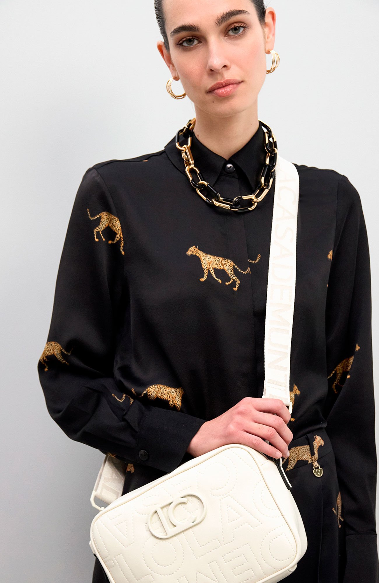 Lola Casademunt Mala a tiracolo com fecho-&eacute;clair