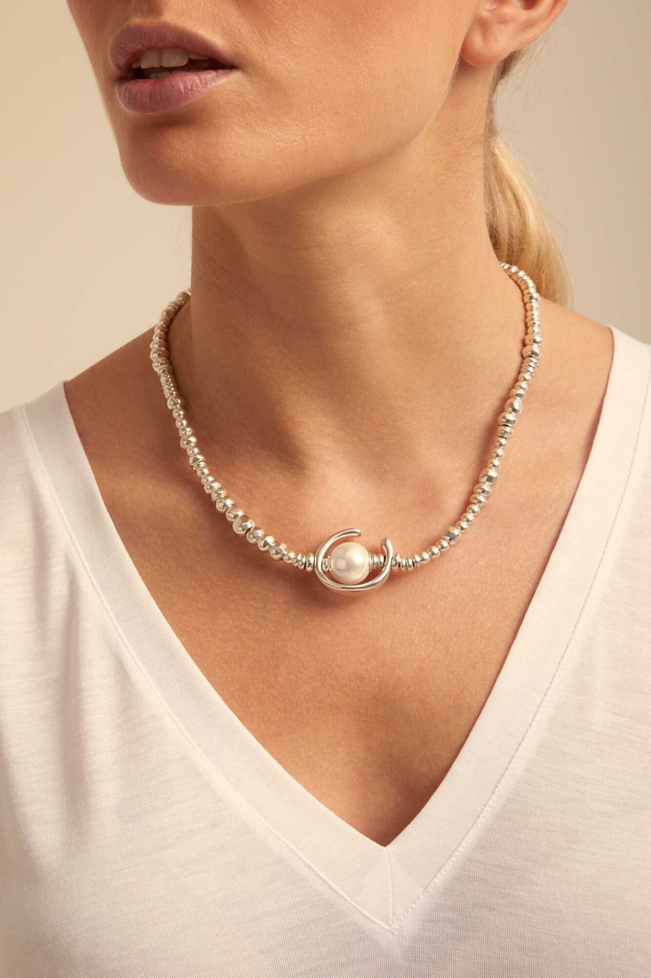 UNOde50 Collar perla con ba&ntilde;o de plata