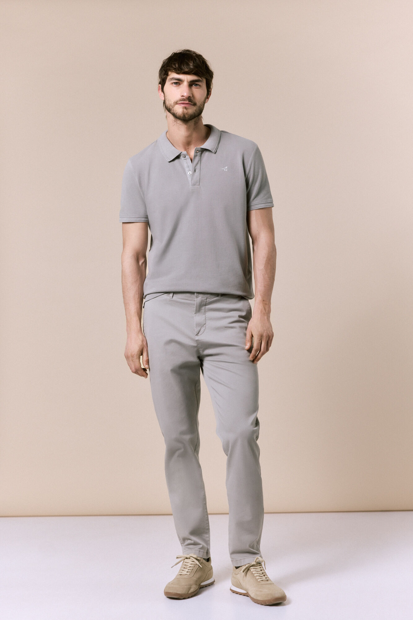 OOTO Polo b&aacute;sico em piqu&eacute; lavado Cinzento