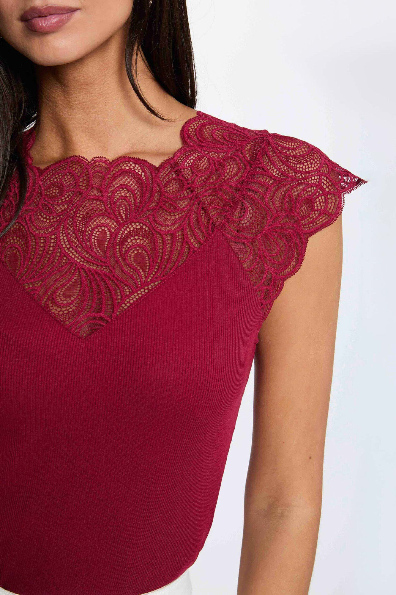 Morgan Top de renda com gola redonda Vermelho