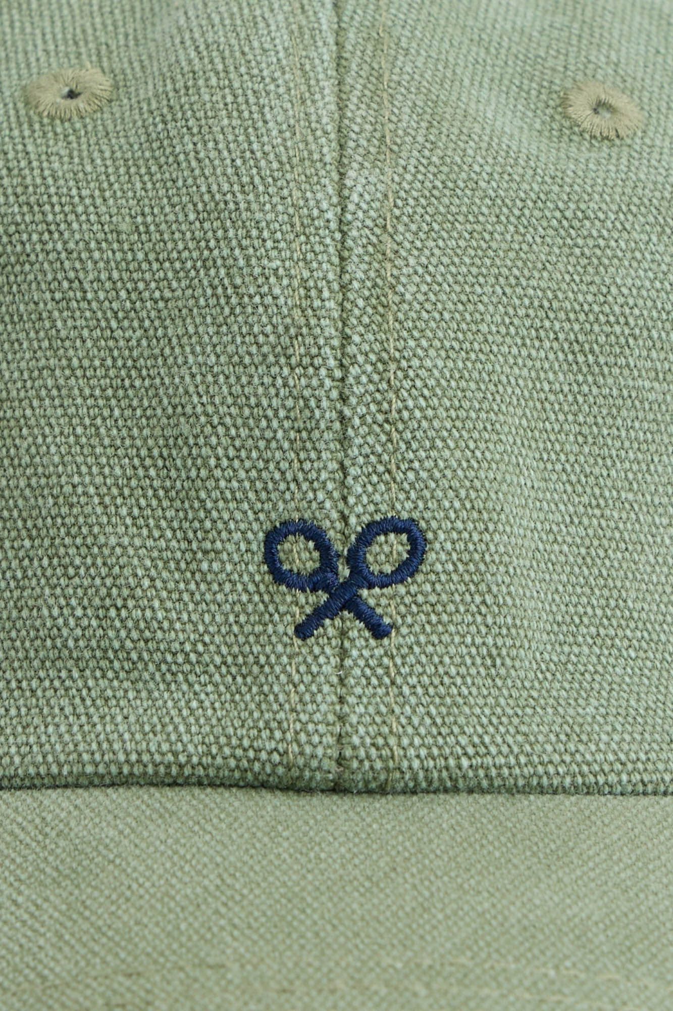 Silbon Bon&eacute; de raquete bordado