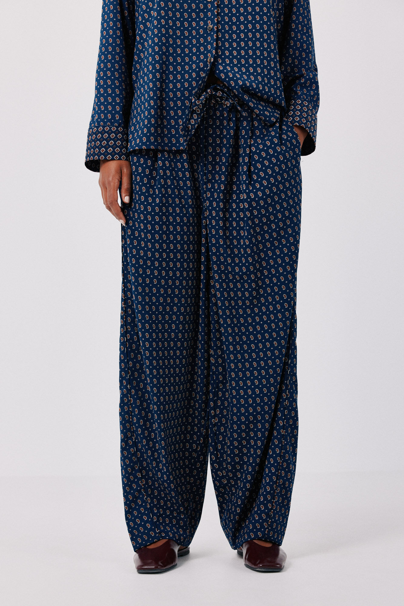 Cortefiel Printed fluid trousers