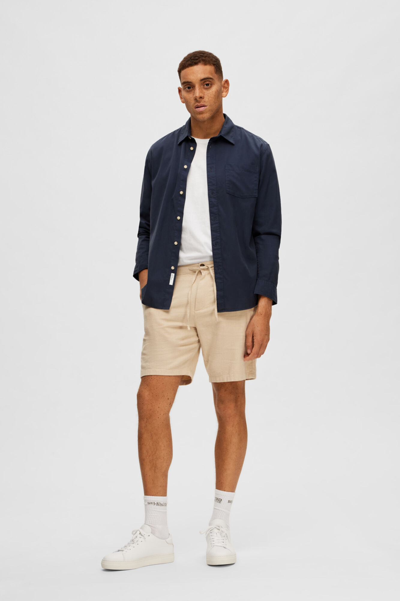 Selected Cal&ccedil;as chino curtas Castanho