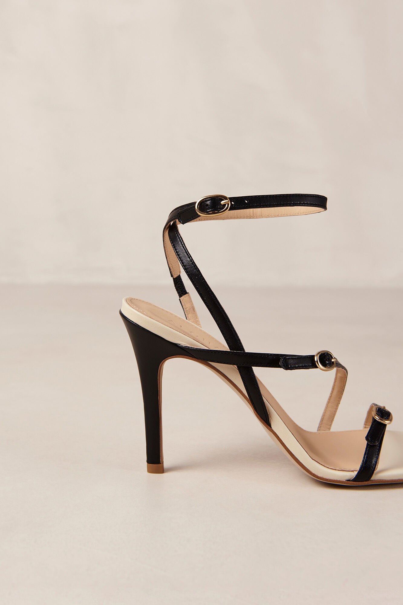 Alohas Alyssa Bicolor Black Cream Leather Sandals Black