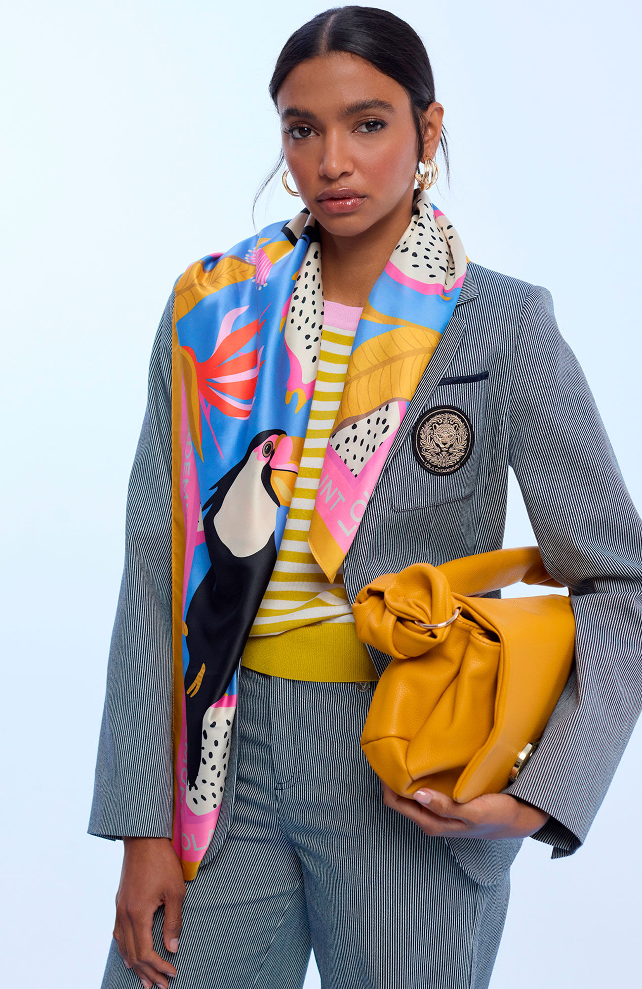 Lola Casademunt Len&ccedil;o acetinado