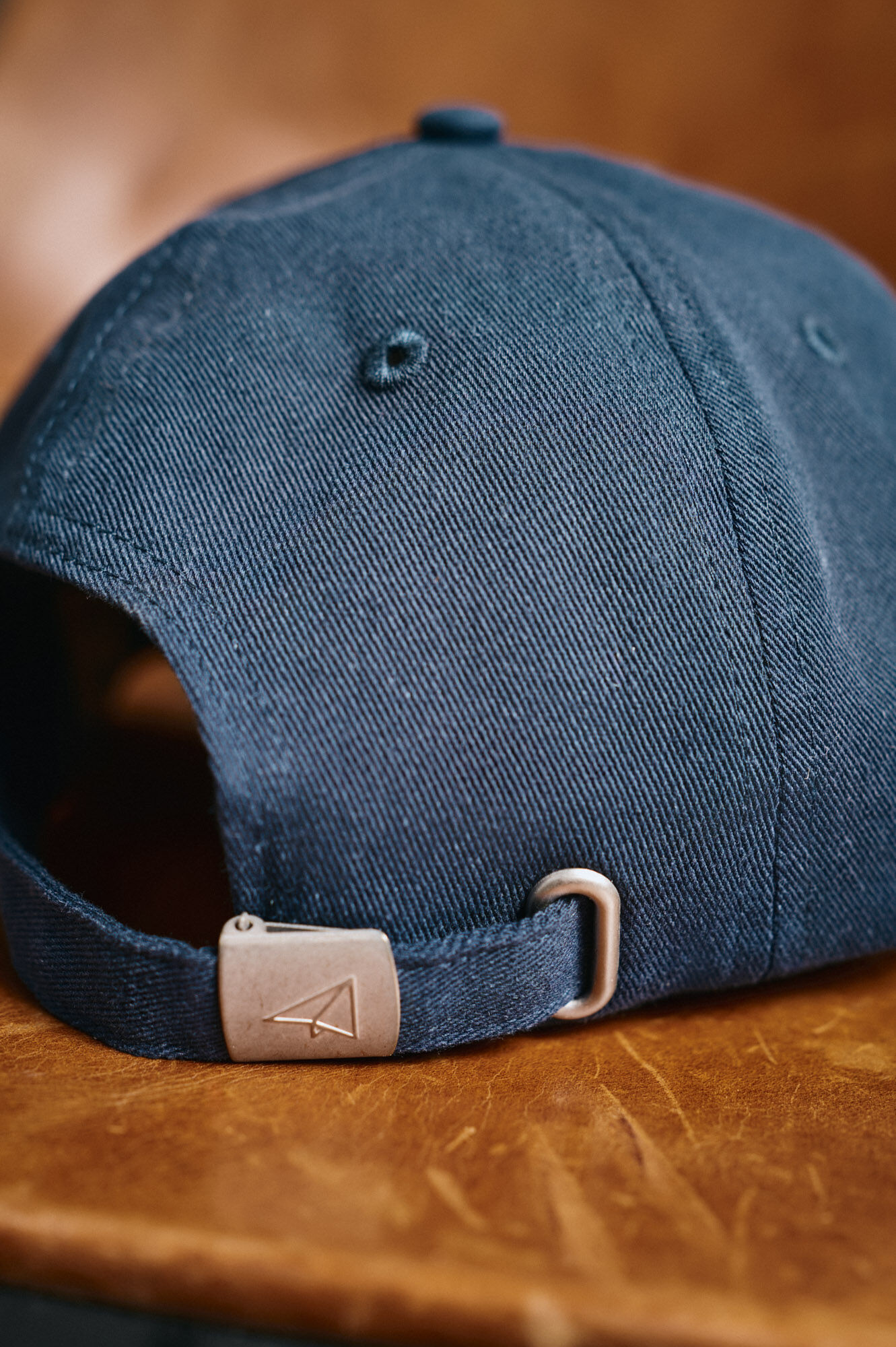 OOTO Bon&eacute; com viseira de t&ecirc;xtil Azul