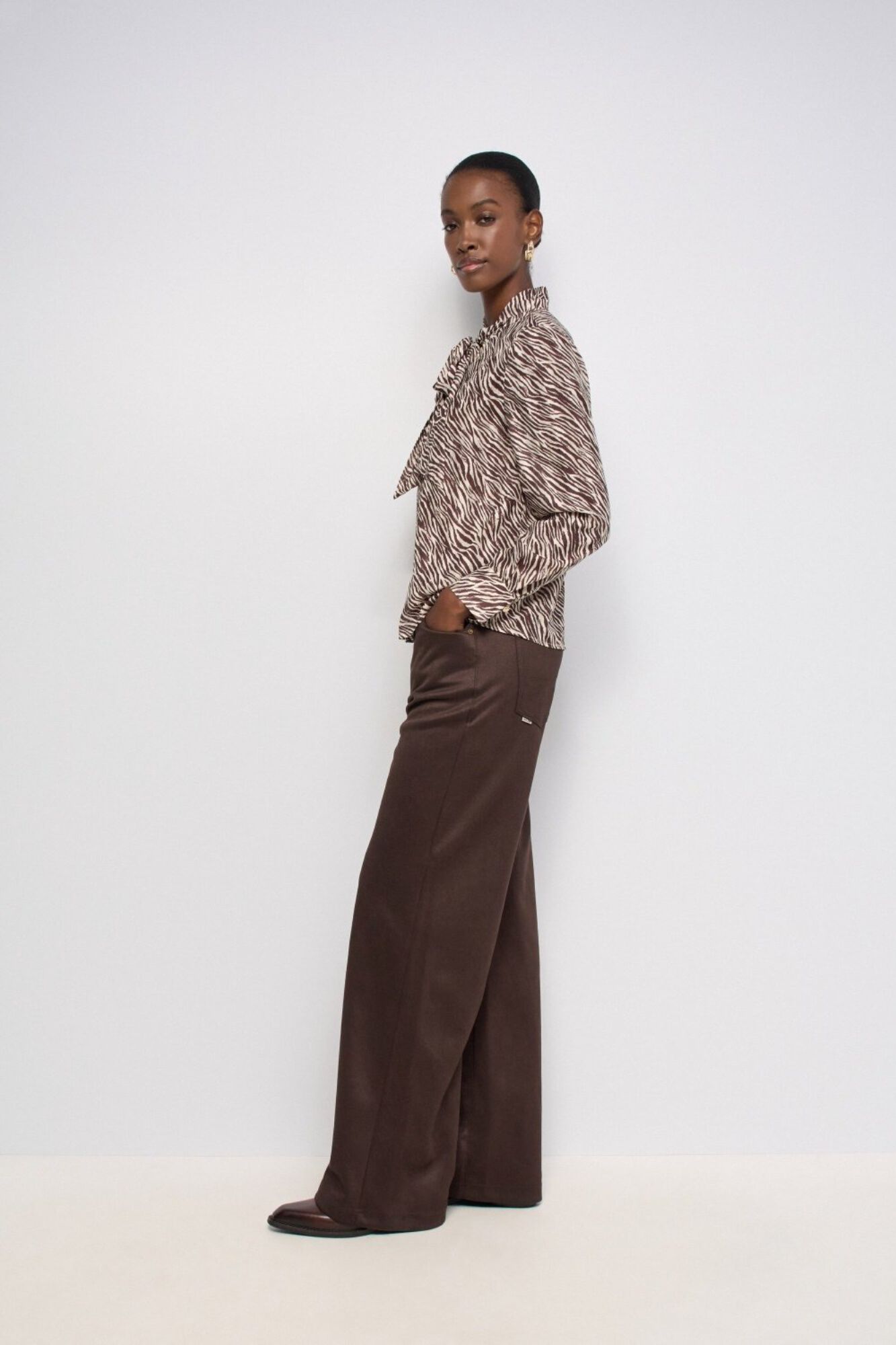 Salsa Jeans Blusa com la&ccedil;ada na gola Tostado