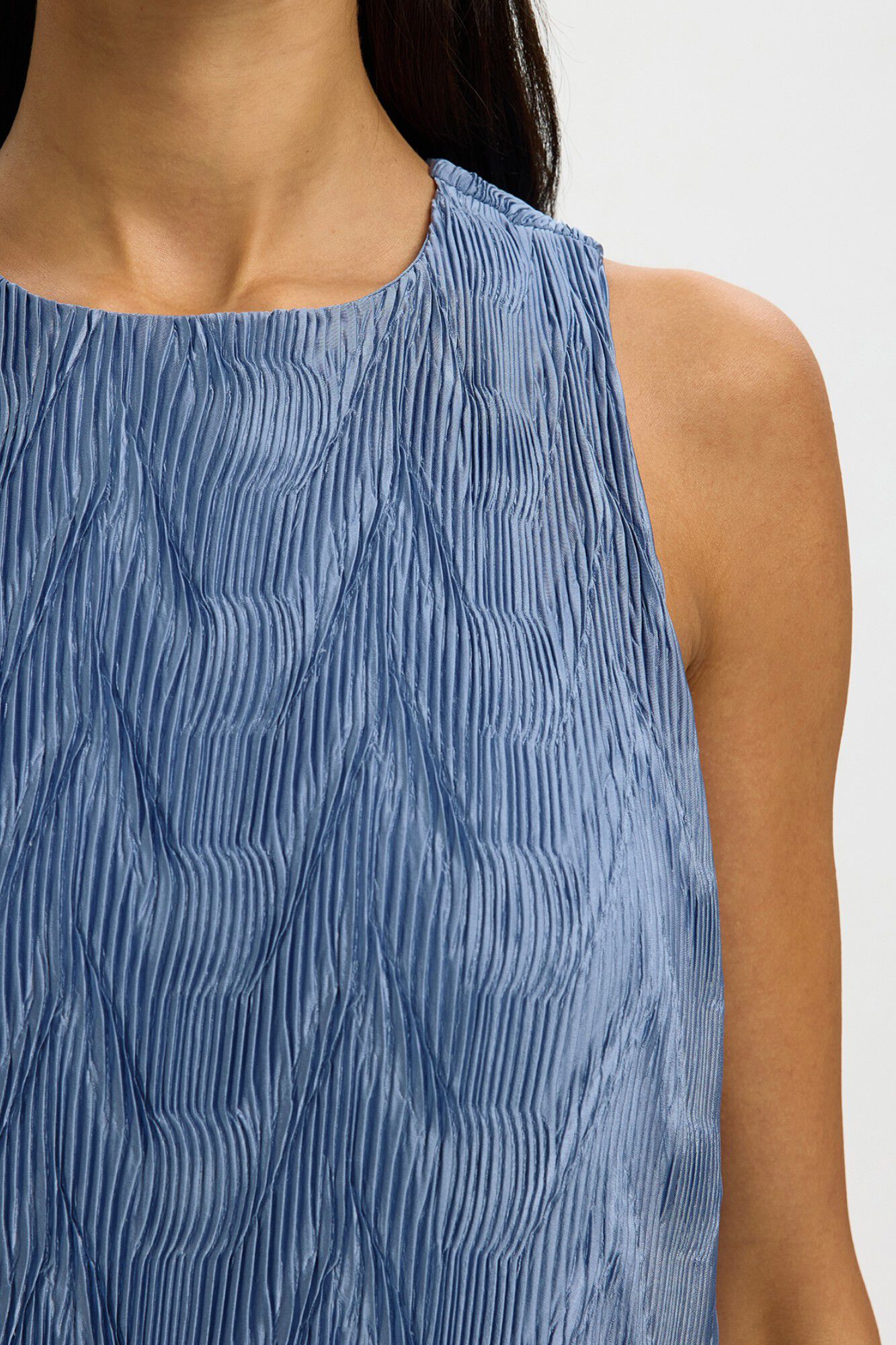 Selected Vestido comprido em tecido plissado Azul