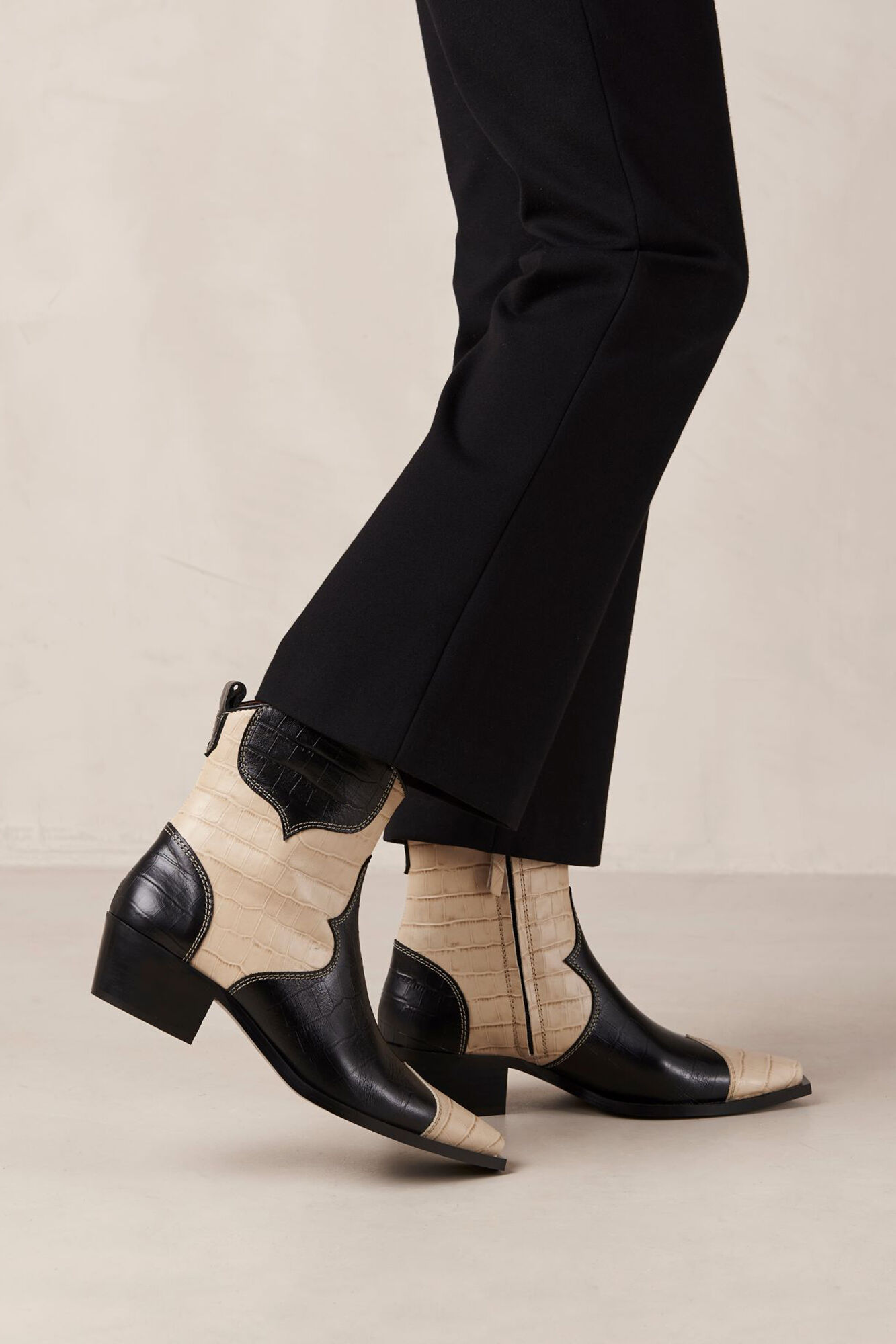 Alohas Buffalo Black and White Black