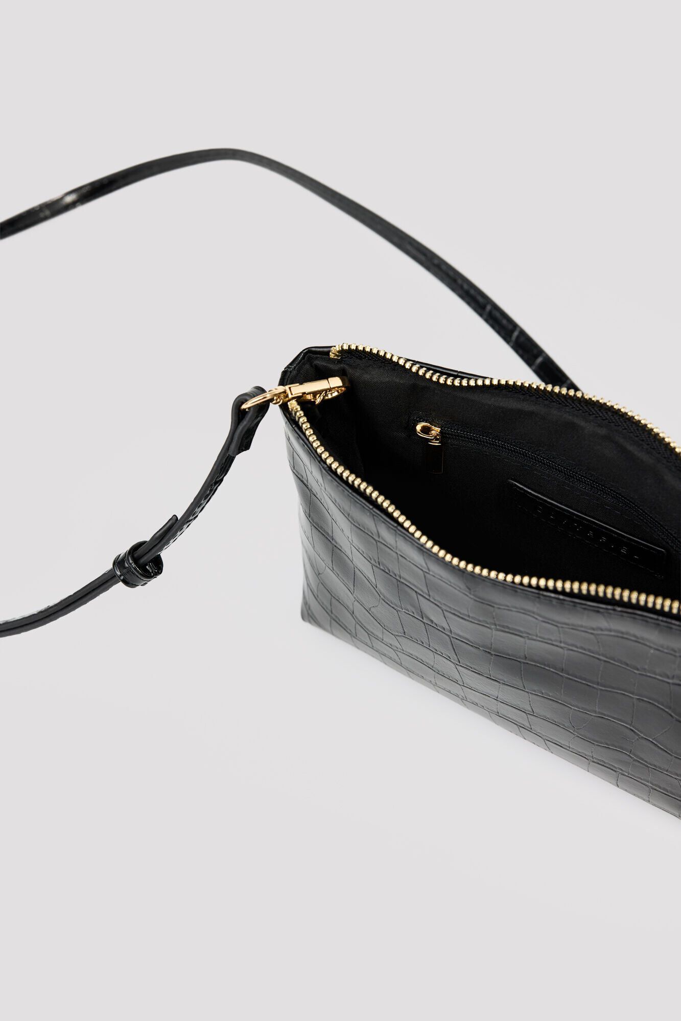 Cortefiel Bolsa a tiracolo carteira efeito crocodilo Preto