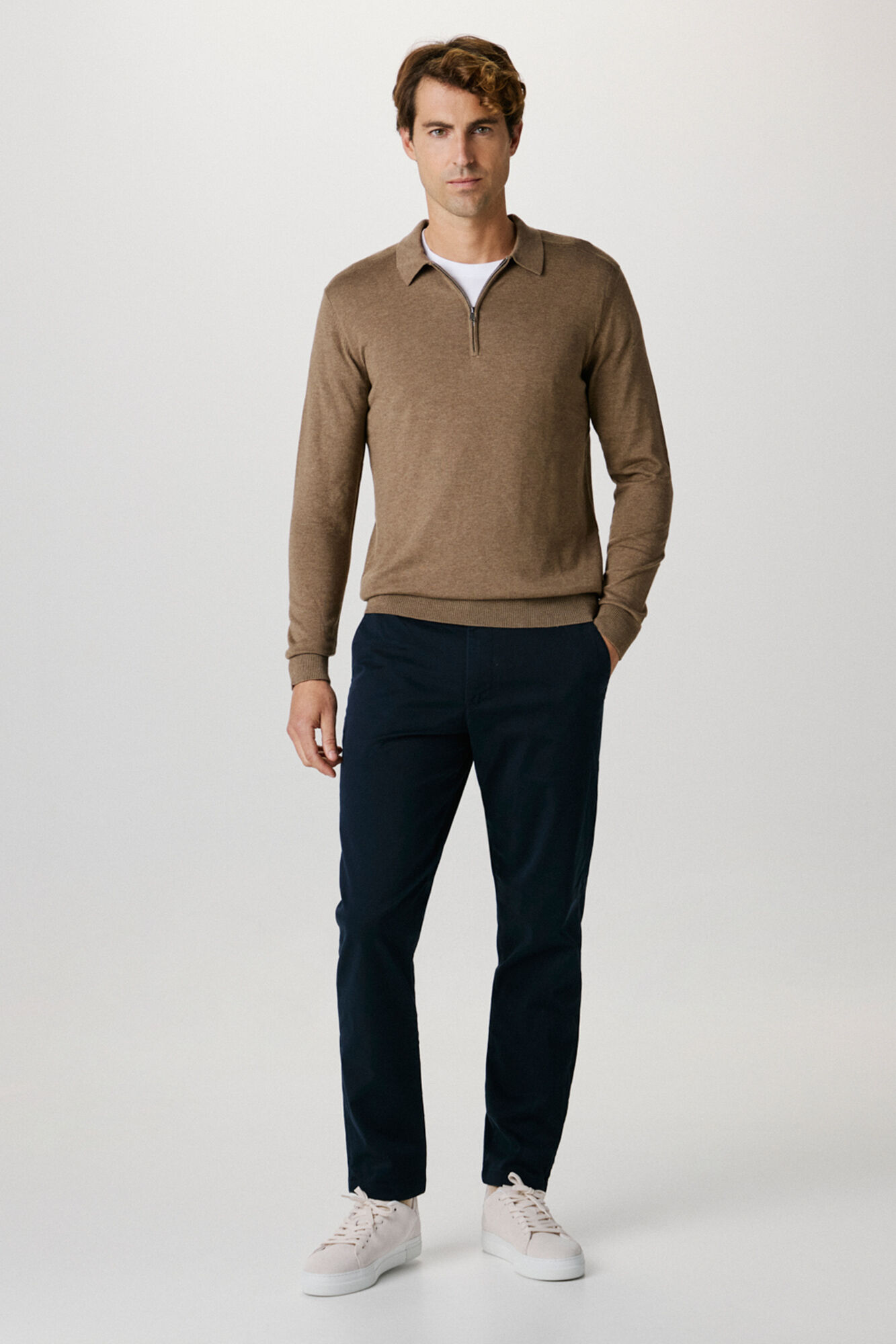 Selected Camisola polo 100% algod&atilde;o com meia fecho-&eacute;clair . Castanho