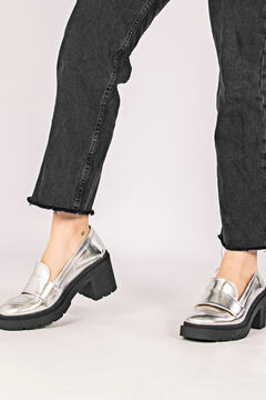 Cortefiel Jessica laminated loafers Grey