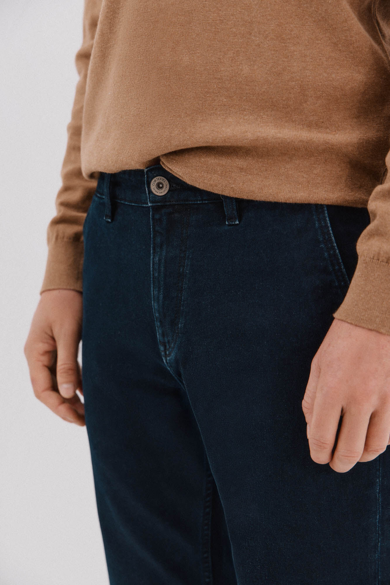 Cortefiel Tapered fit jeans Navy