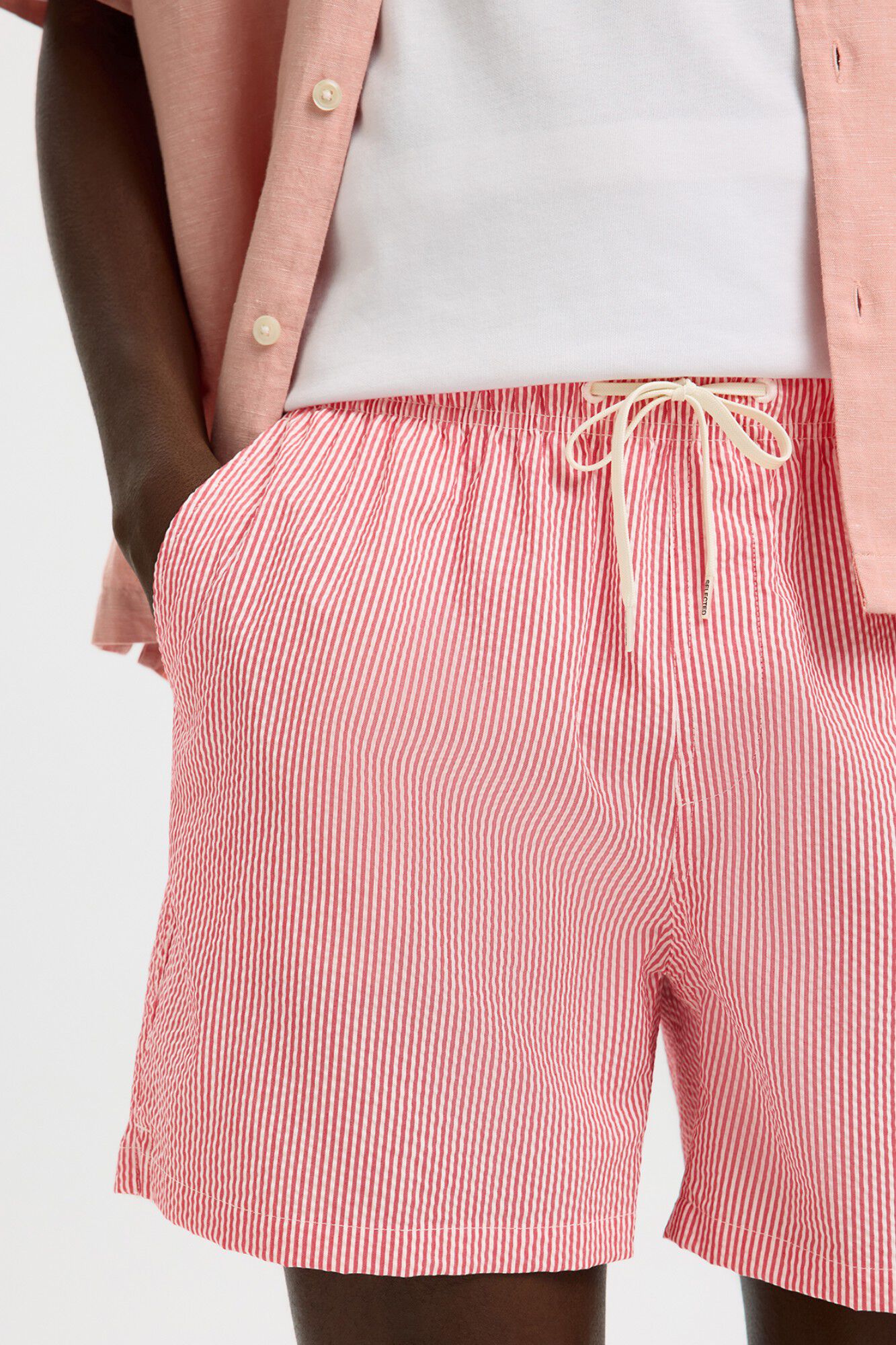 Selected Ba&ntilde;ador tipo bermuda