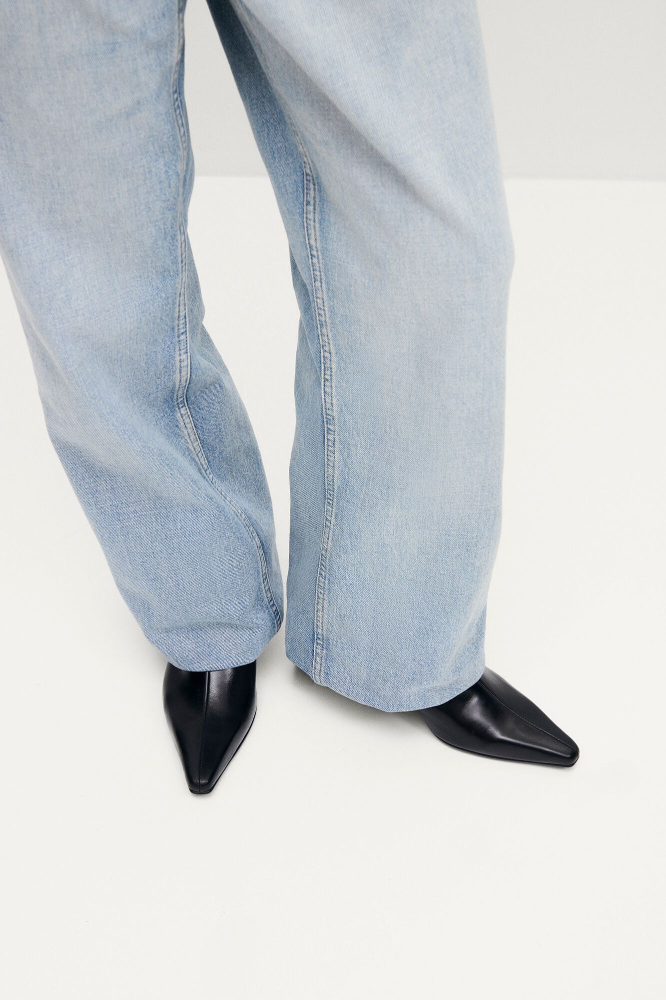 Alohas Botins em couro Ambar Rift Preto