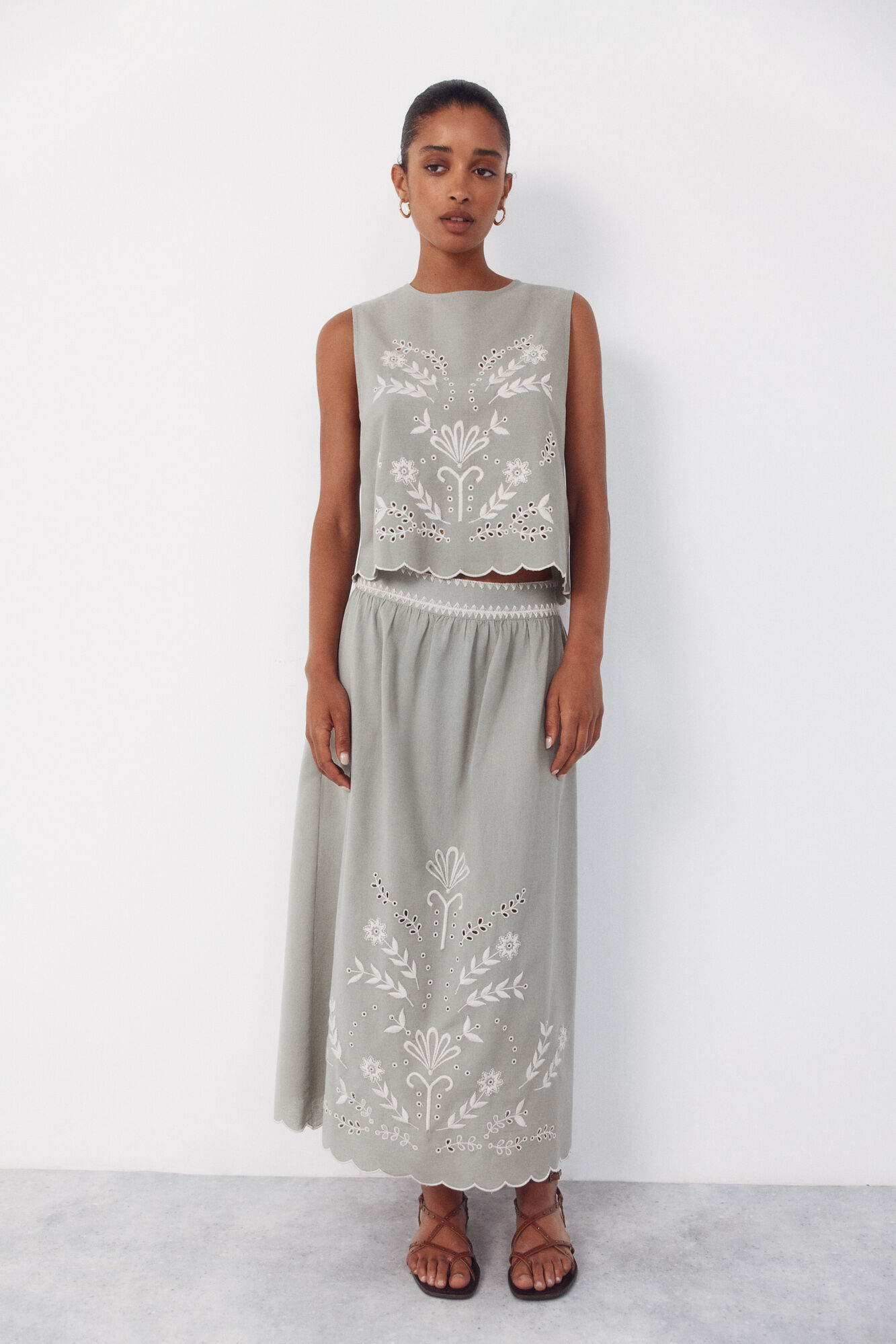 Cortefiel Embroidered skirt Printed green