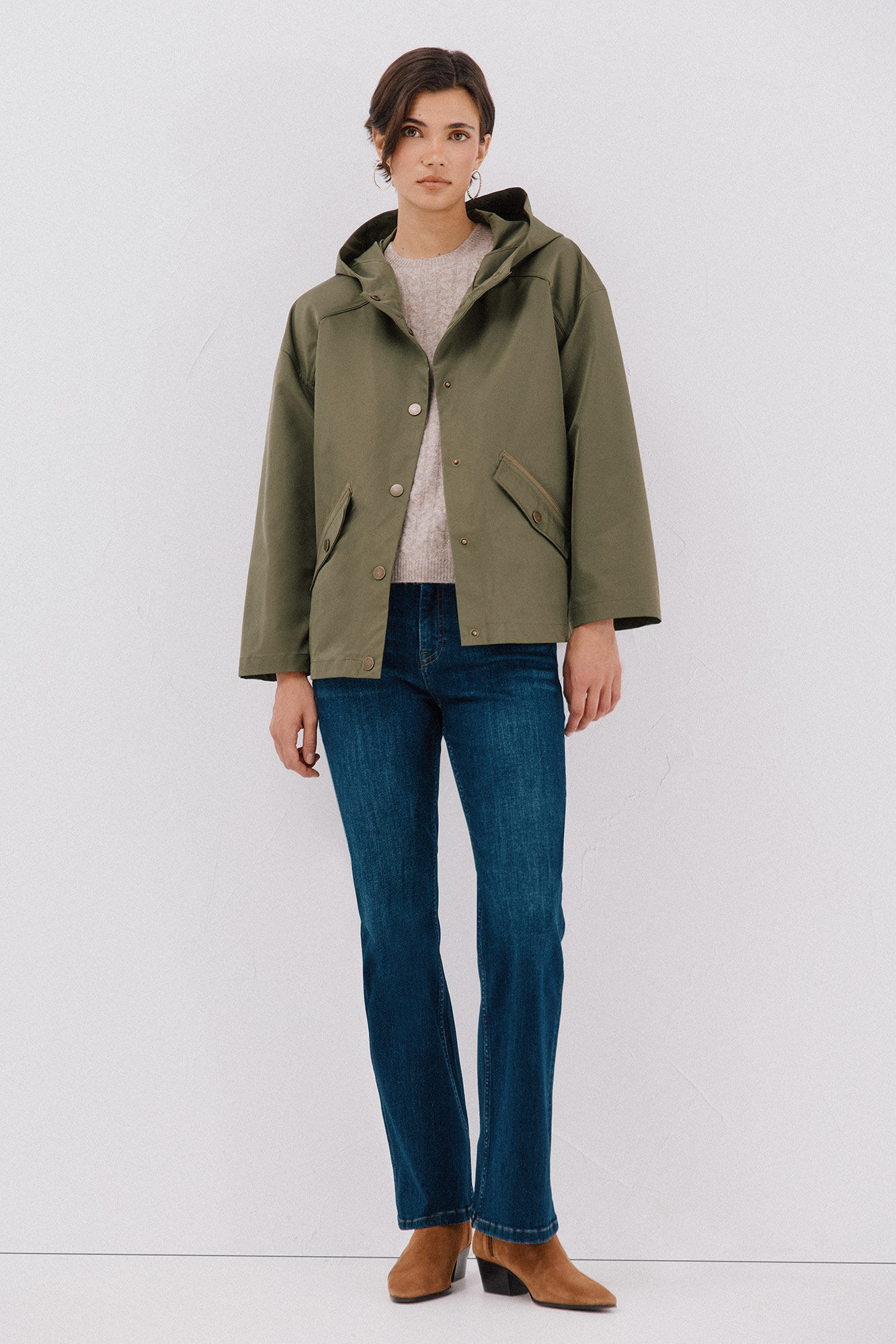 Cortefiel Jaqueta curta com bot&otilde;es de press&atilde;o Verde