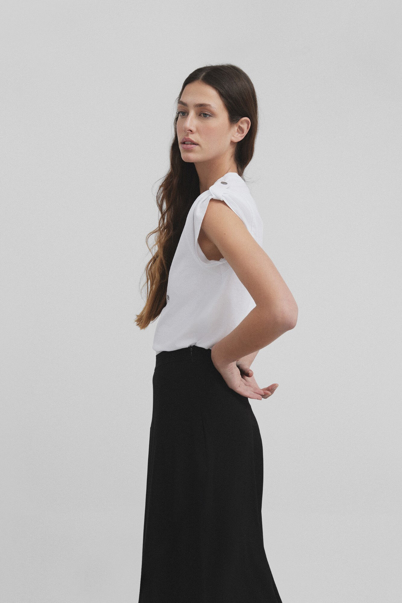 Silbon Women's roll-out sleeve T-shirt  White