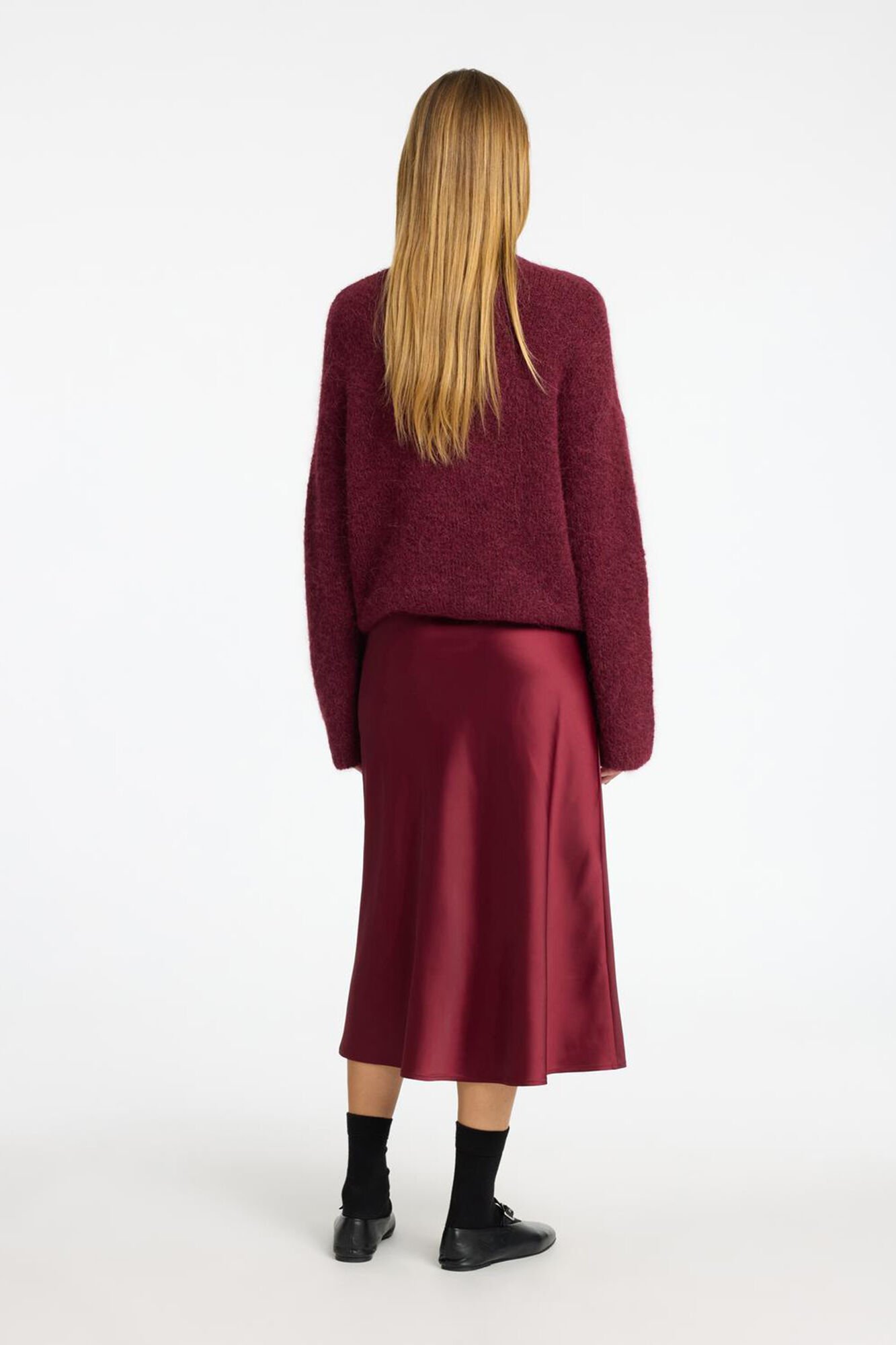 Selected Saia midi fluida confecionada com materiais reciclados. Granada