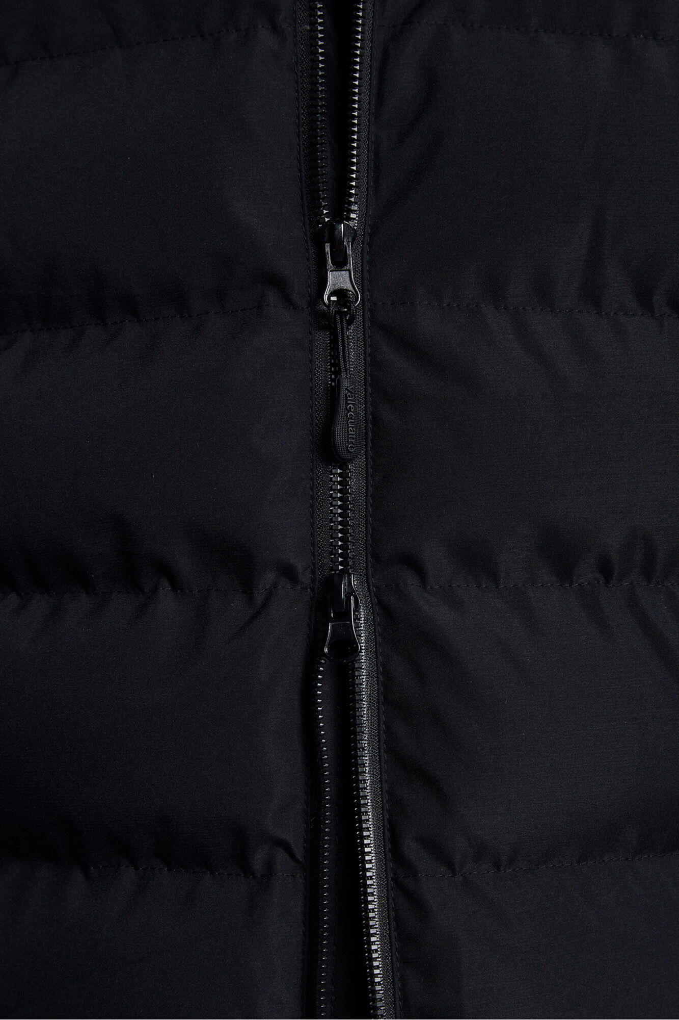 Valecuatro Casaco acolchoada preta com relevo Preto