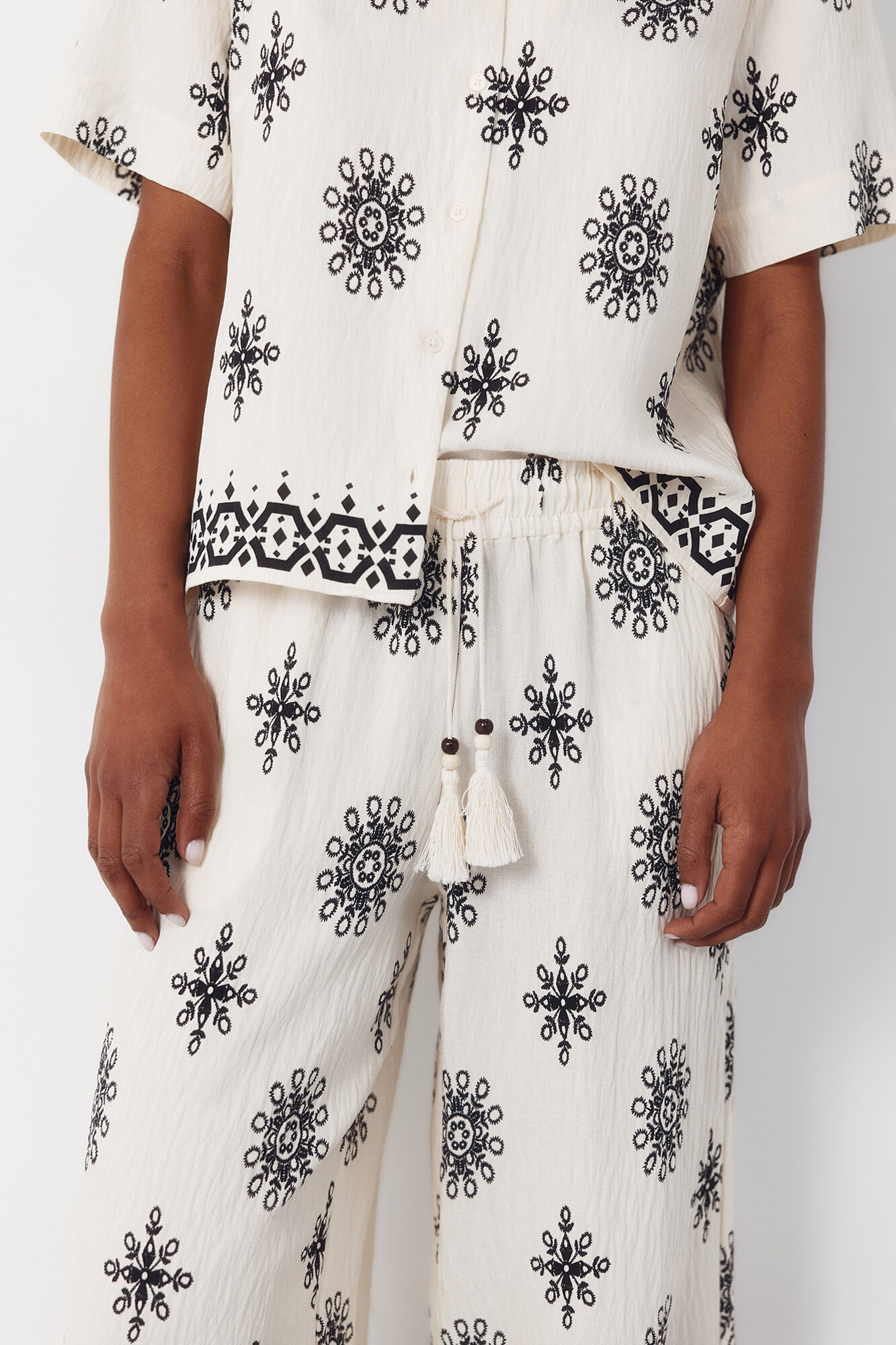 Cortefiel Printed trousers Printed white