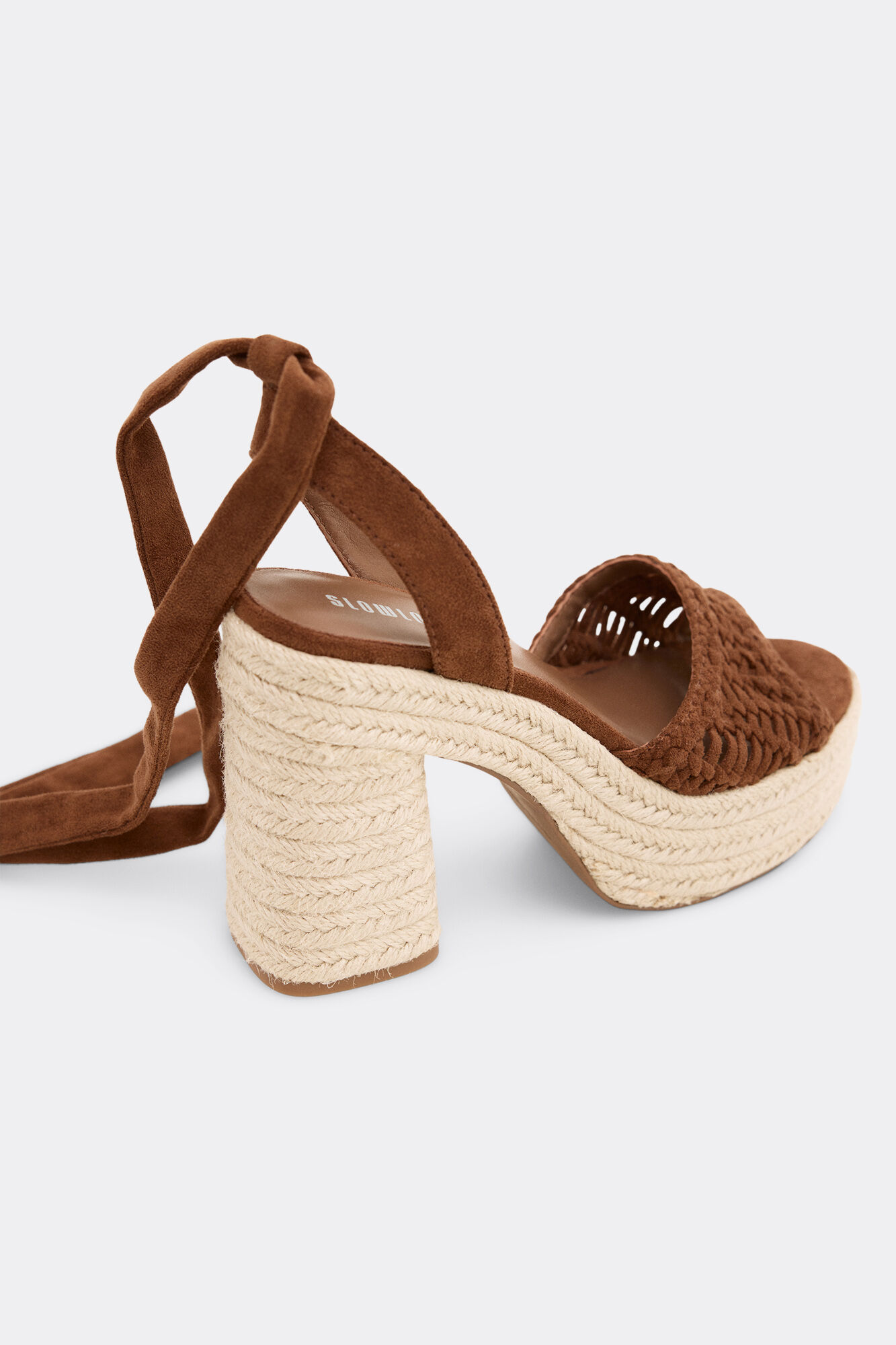 Slowlove Sandalia plataforma crochet Marr&oacute;n