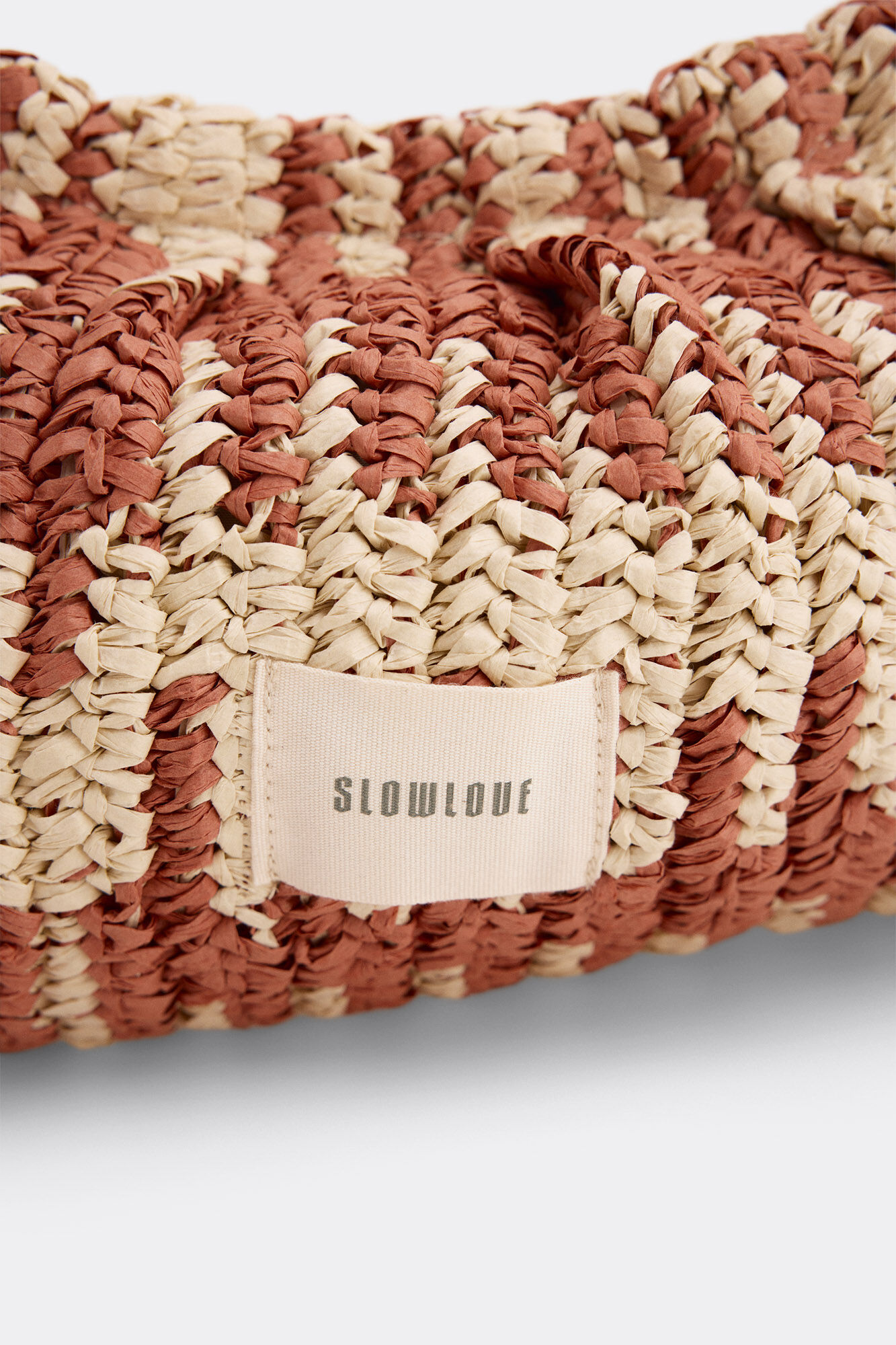 Slowlove Bolso pouch rafia Estampado marr&oacute;n