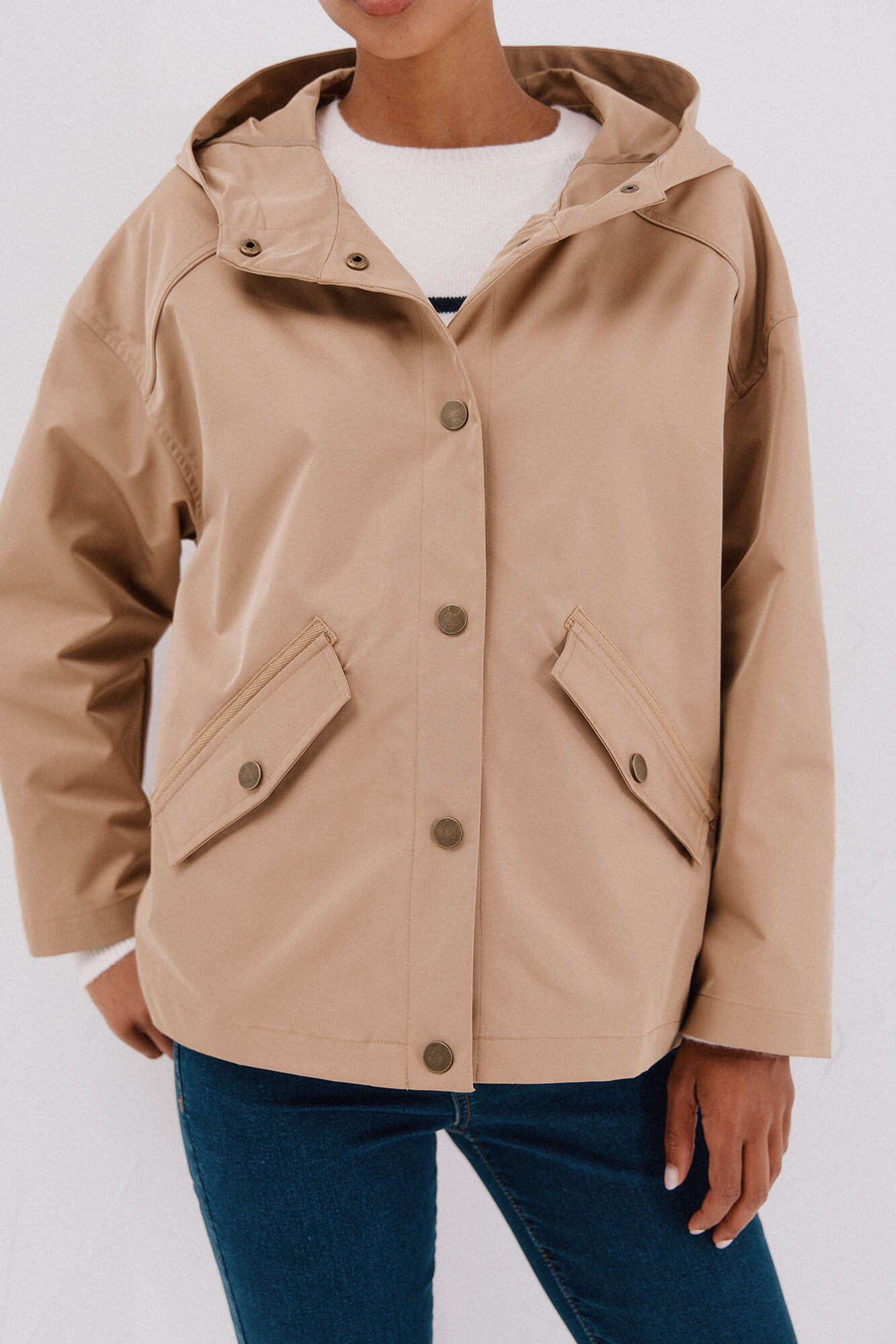 Cortefiel Jaqueta curta com bot&otilde;es de press&atilde;o Tostado