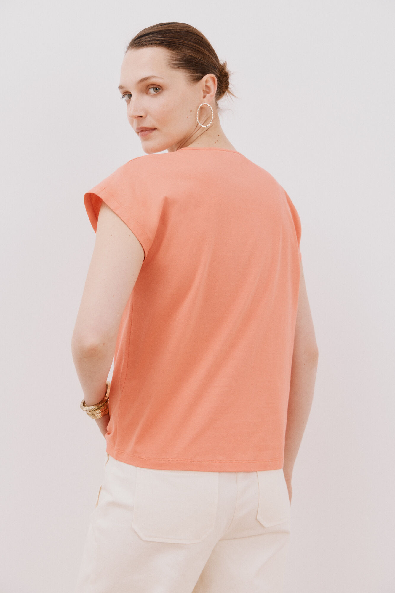 Cortefiel Camiseta tran&ccedil;ada com gola em bico Vermelho