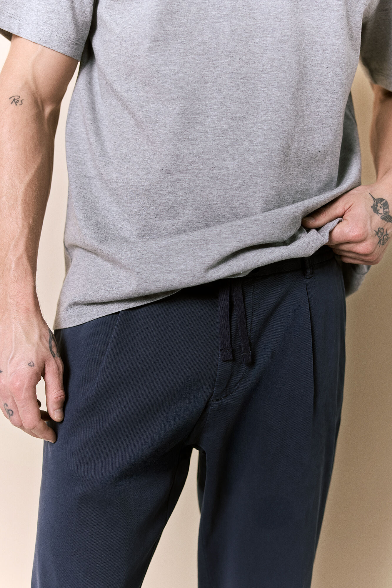 OOTO Pantal&oacute;n con pinzas y cordones Azul