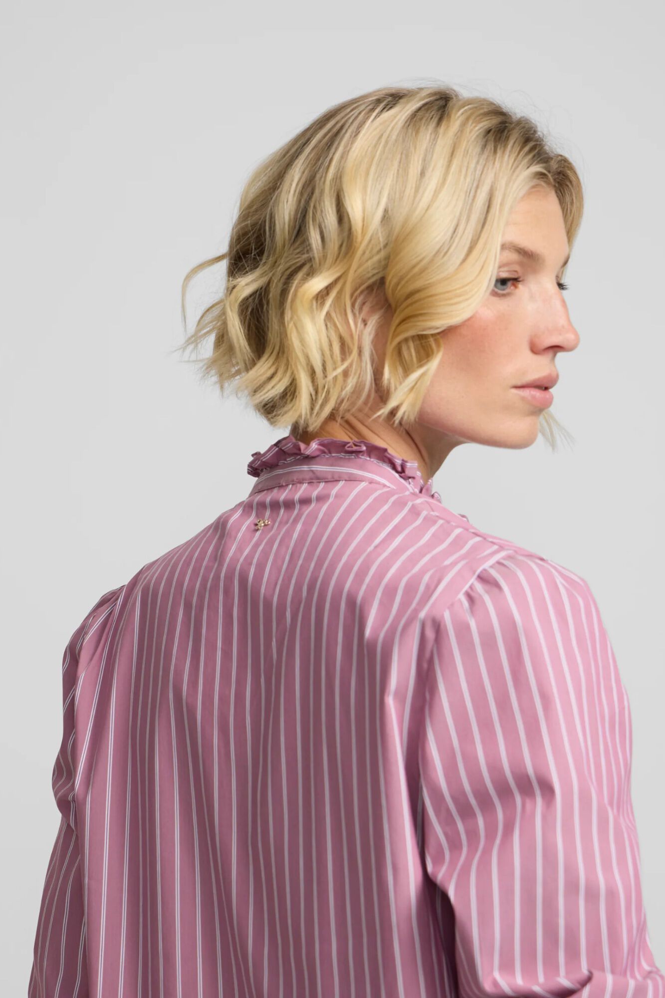 Silbon Camisa cuello alto lazos rayas
