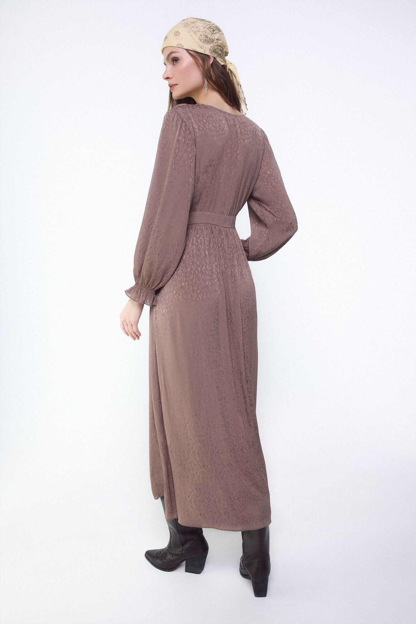 Slowlove Vestido fluido jacquard Marr&oacute;n