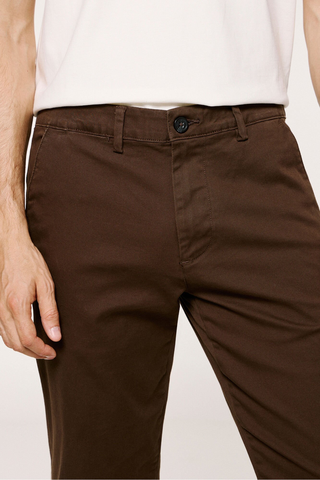 Selected Pantal&oacute;n chino Slim Fit confeccionado con algod&oacute;n org&aacute;nico