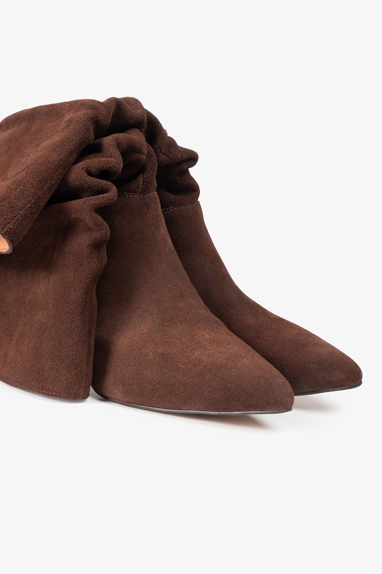 Popa Botas feminina de camur&ccedil;a Nirvana Castanho