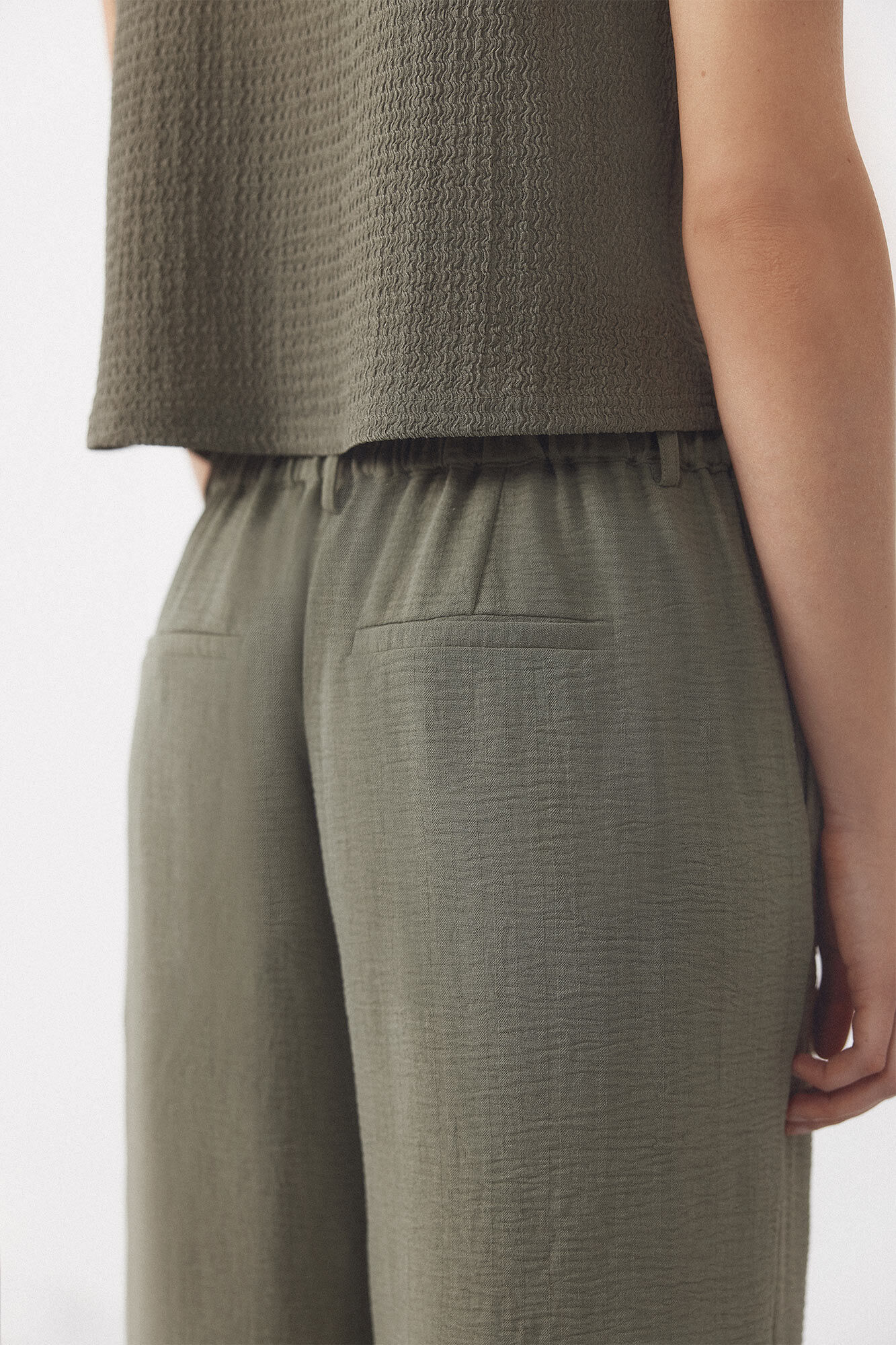 Cortefiel Textured pants Kaki