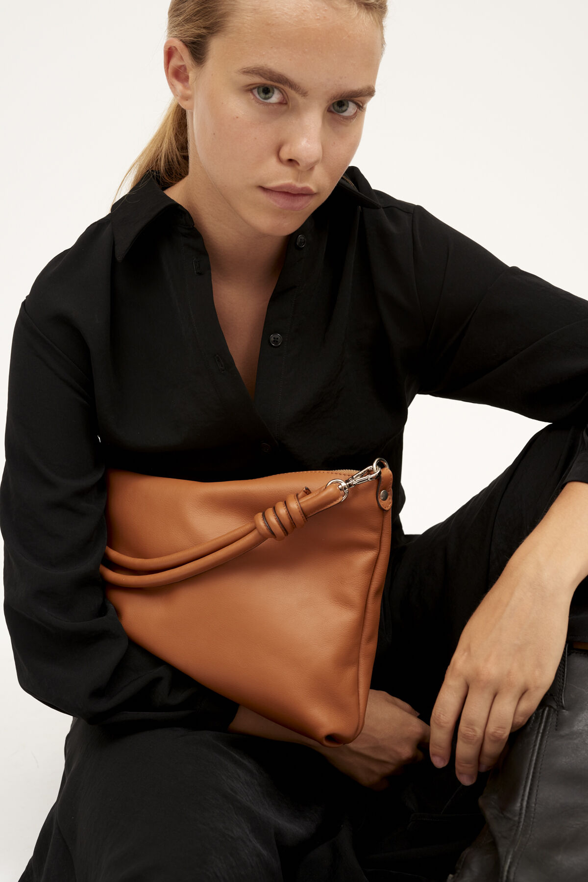 Zubi Bolso Jacqueline Brown