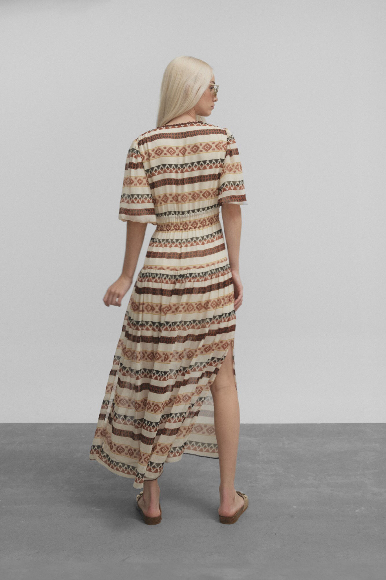 Silbon Vestido comprido com estampado &eacute;tnico  Tostado