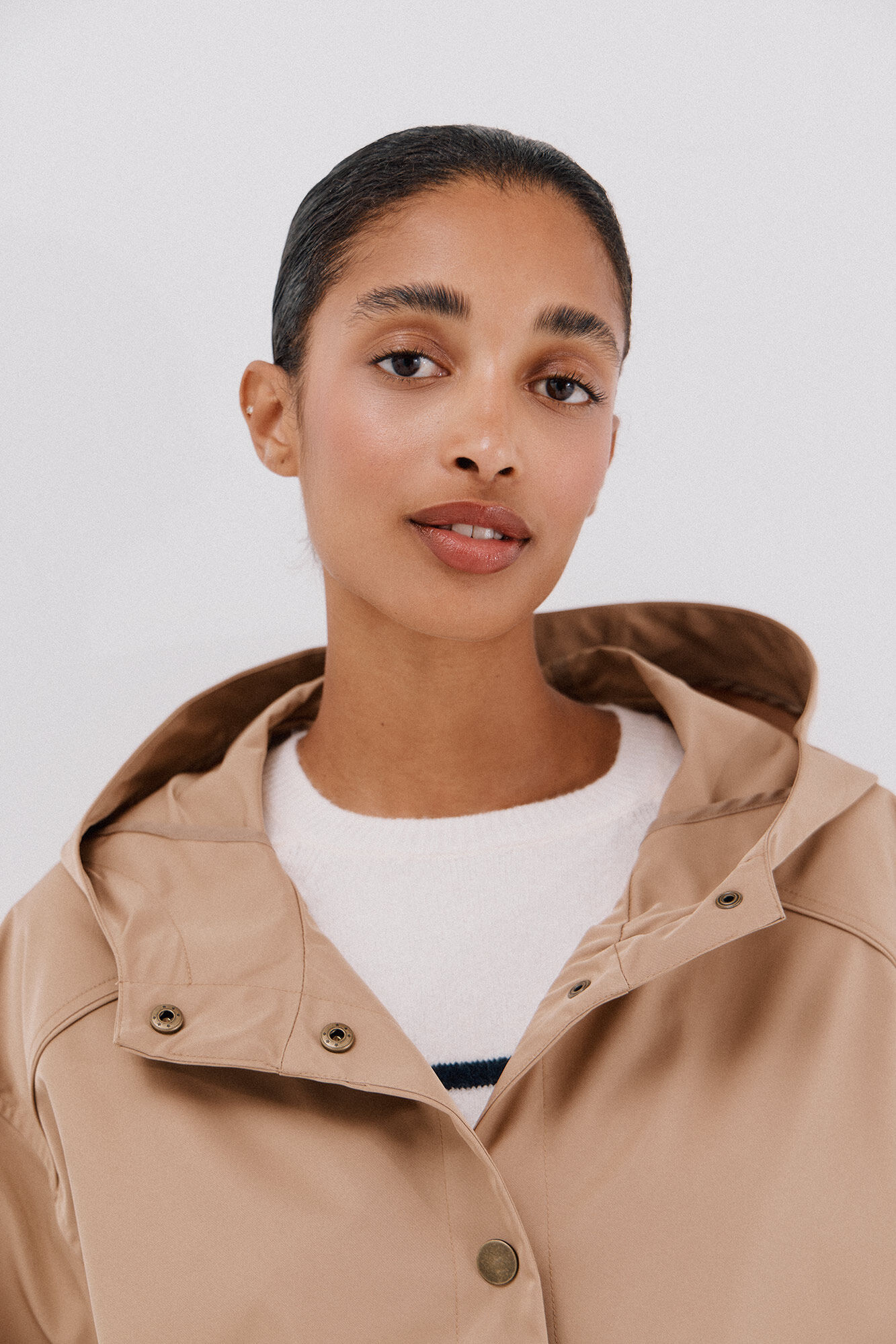 Cortefiel Jaqueta curta com bot&otilde;es de press&atilde;o Tostado