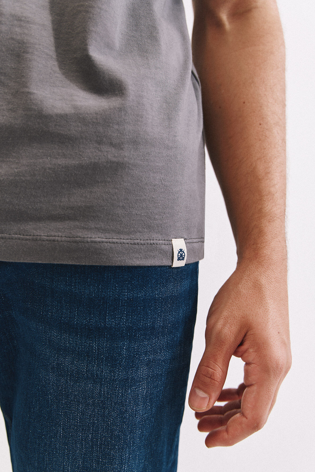 Cortefiel Basic t-shirt with pocket Grey