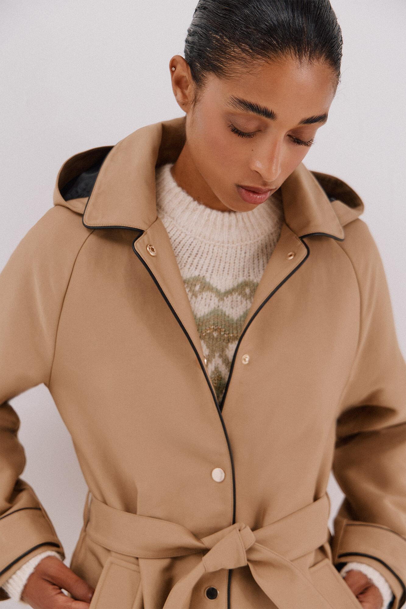 Cortefiel Gabardina acetinada capuz desmont&aacute;vel Castanho