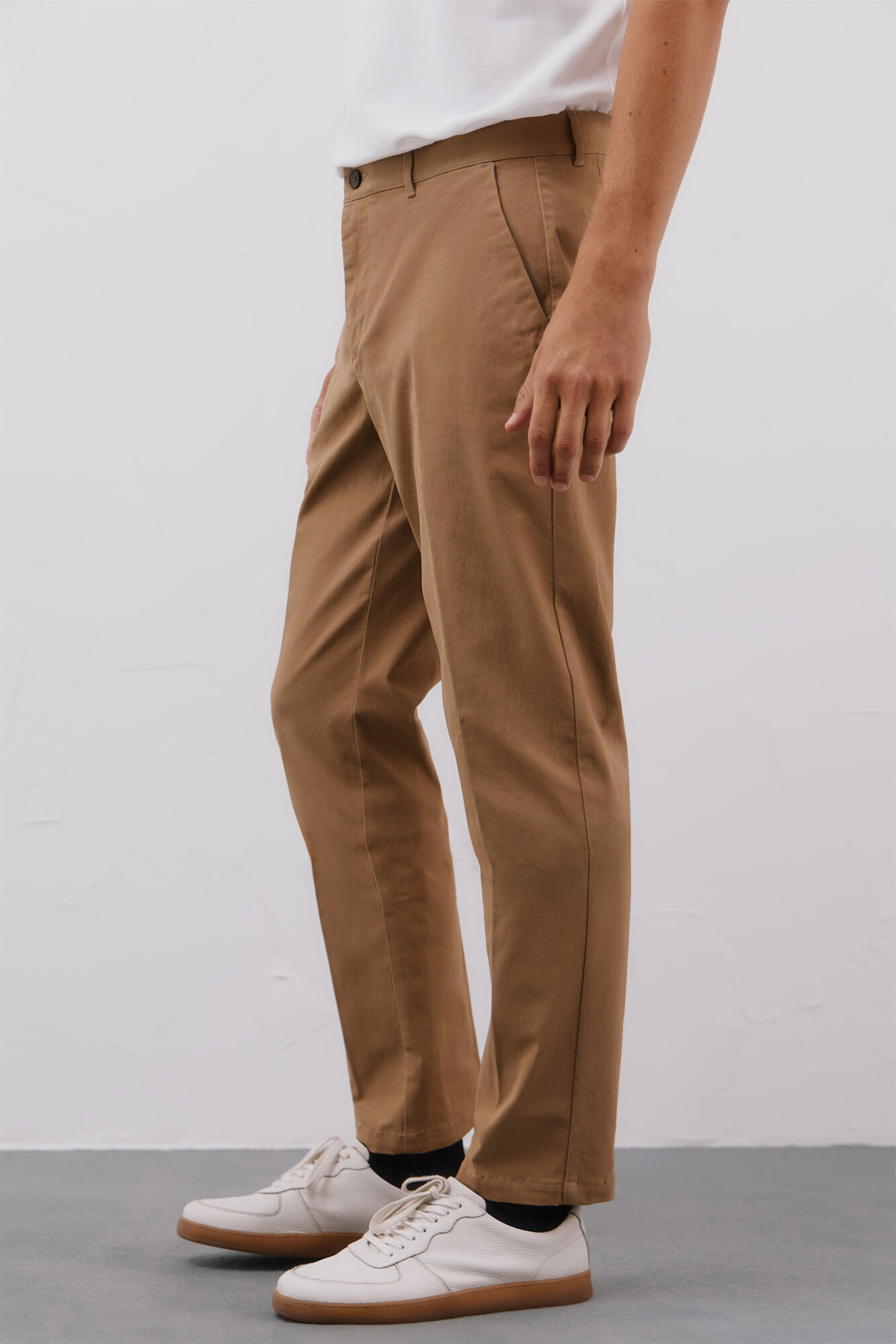 Cortefiel Regular fit comfort chinos Beige