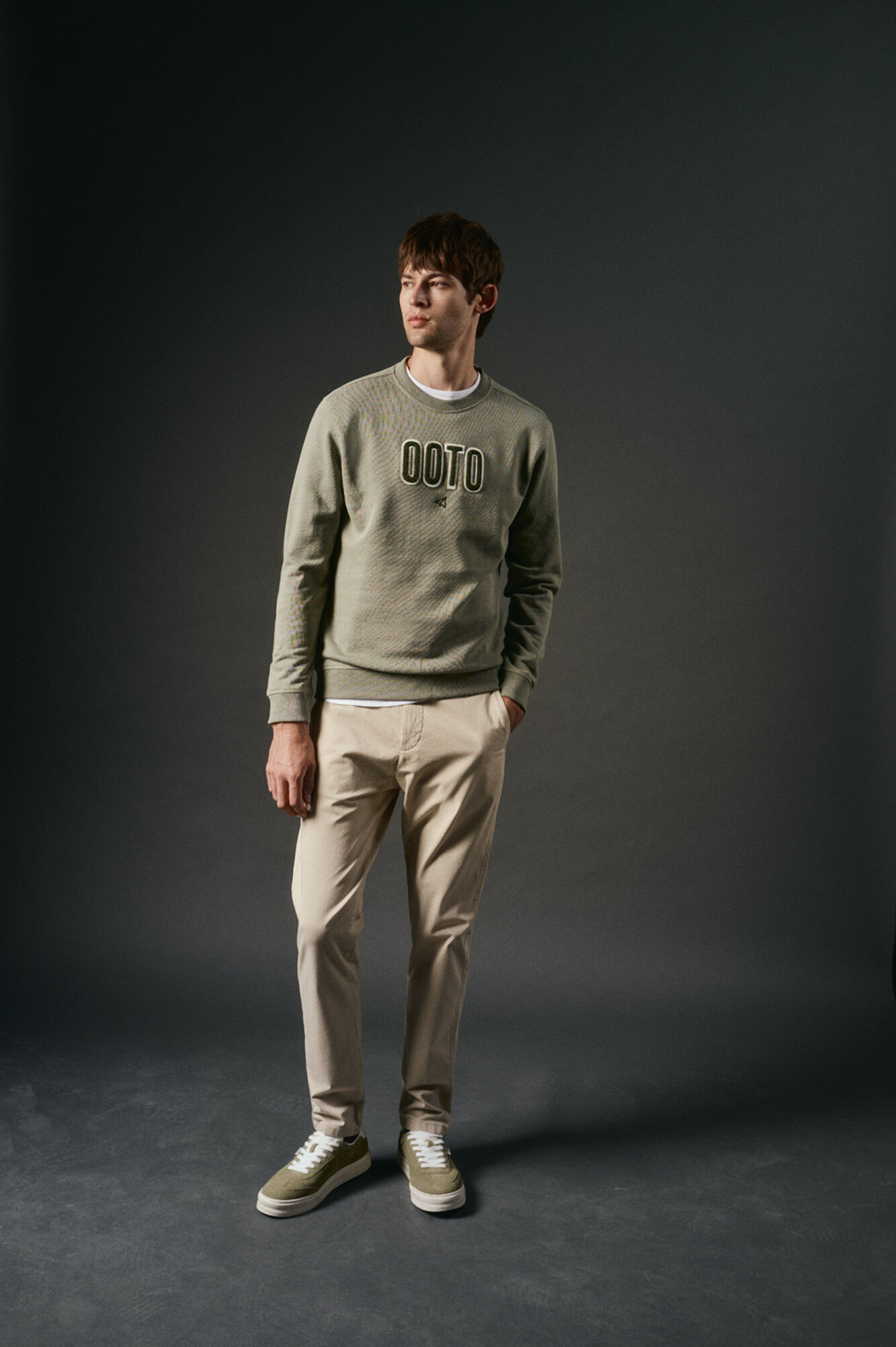 OOTO Sudadera logo bordado Kaki