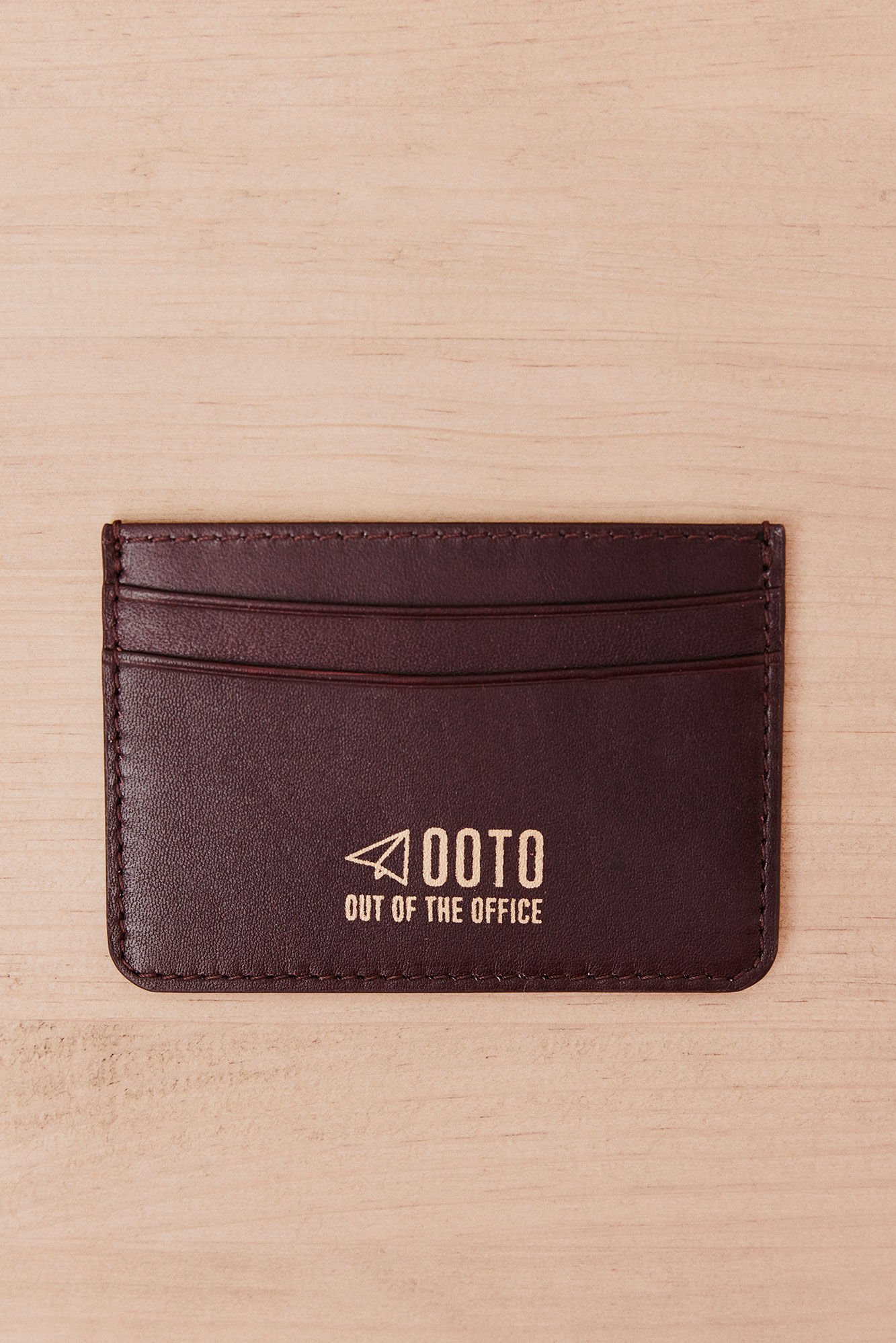 OOTO Porta-cart&otilde;es em pele