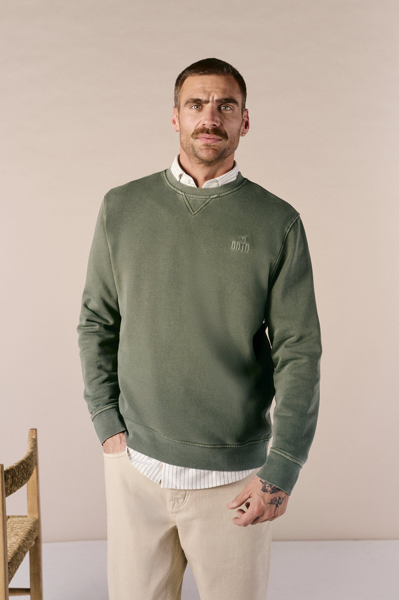 OOTO Sweatshirt b&aacute;sica lavada gola redonda