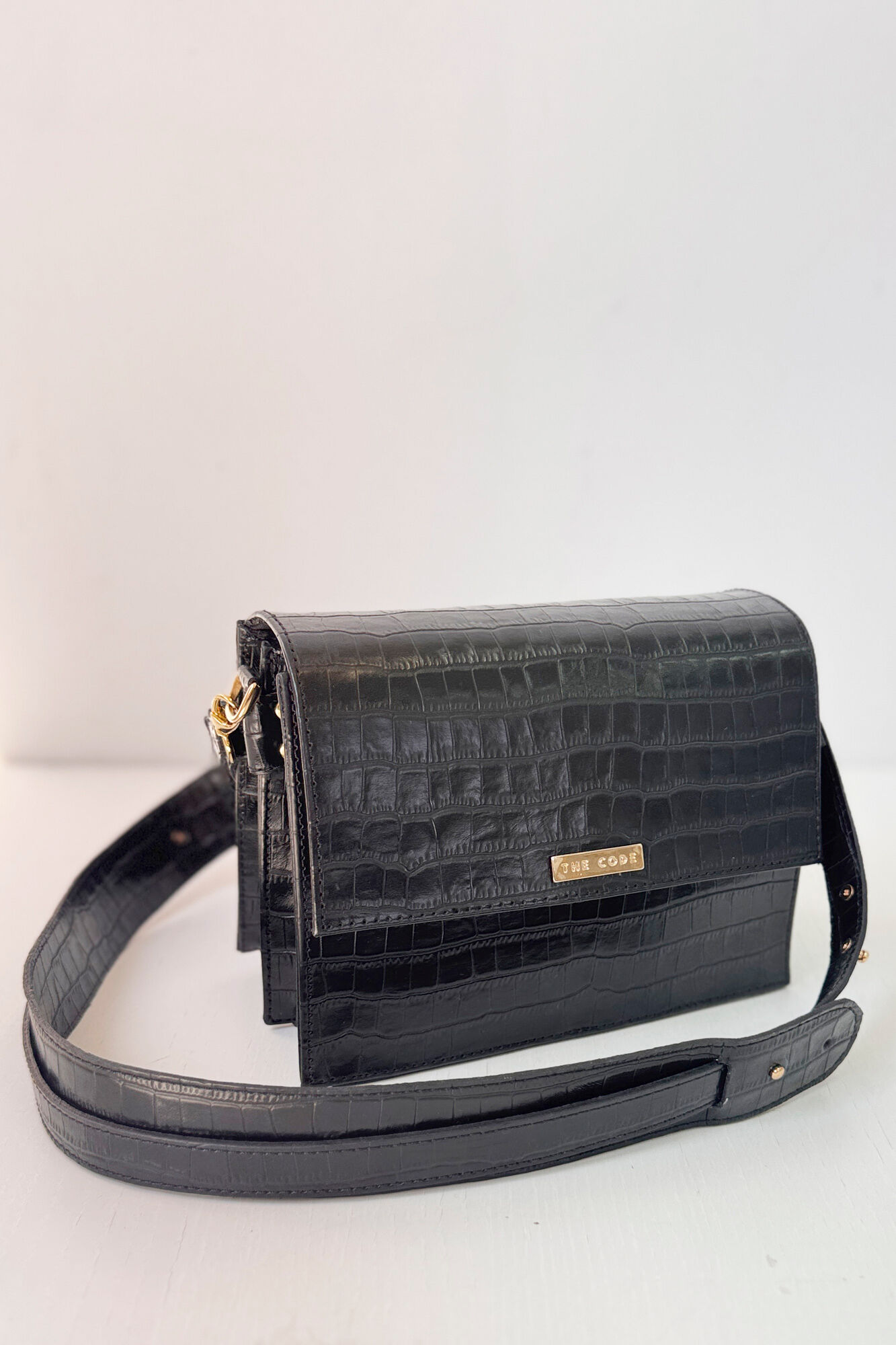 The Code Bolsa transversal preta Valentina Coco Preto